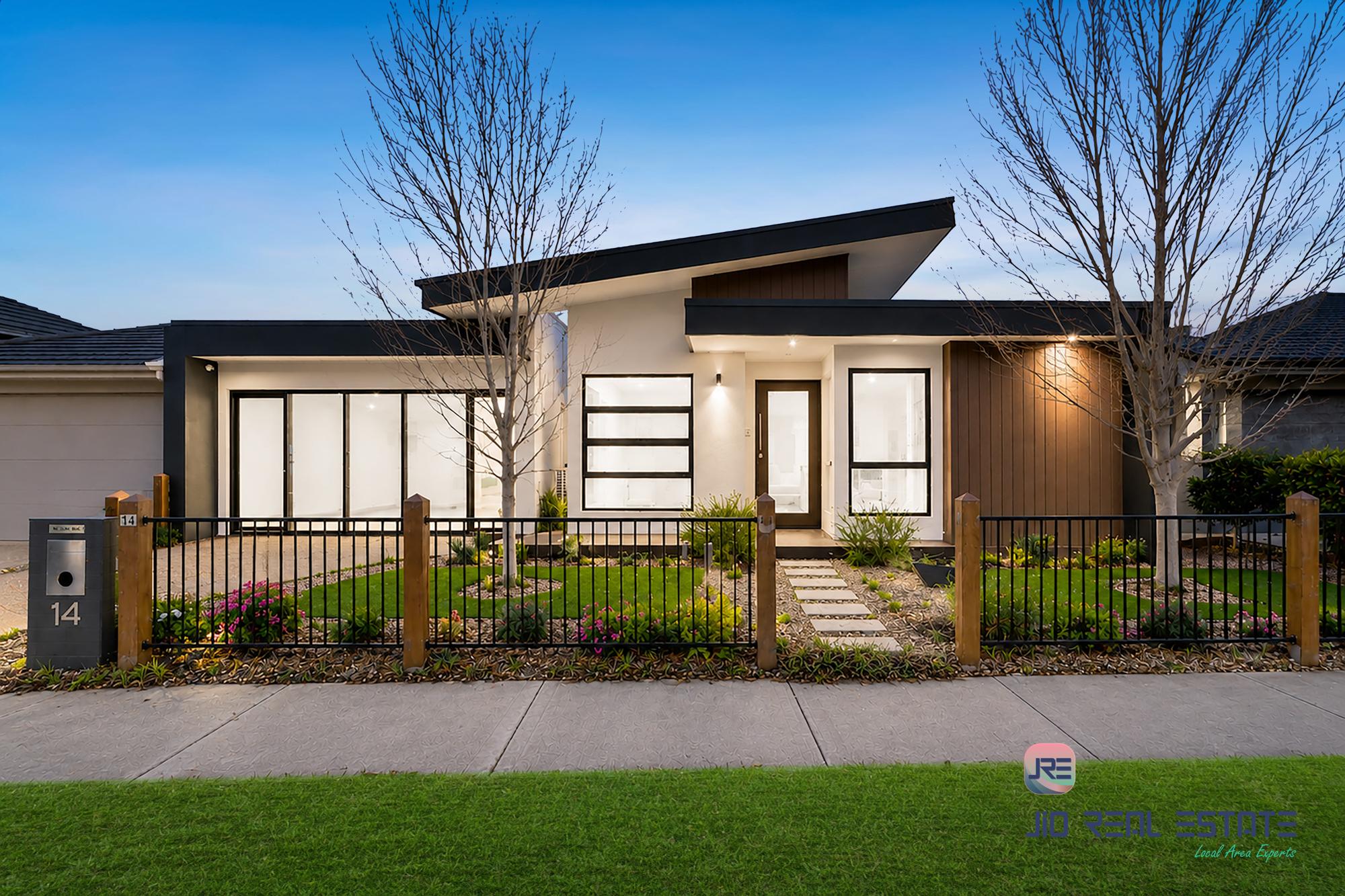 14 Wiltshire Boulevard, Thornhill Park VIC