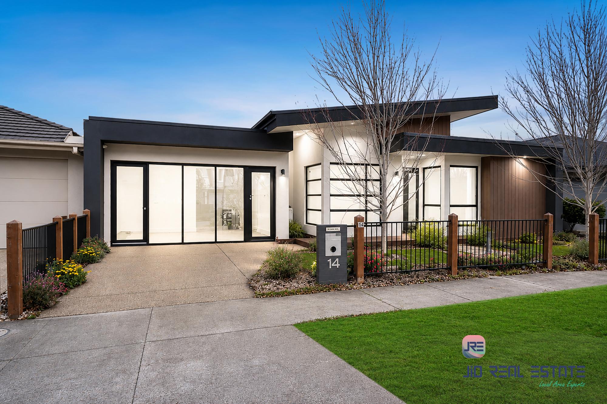 14 Wiltshire Boulevard, Thornhill Park VIC
