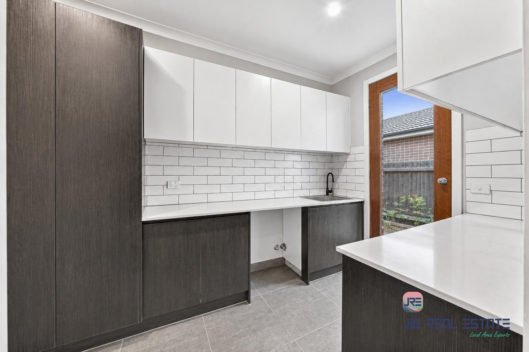 14 Wiltshire Boulevard, Thornhill Park VIC