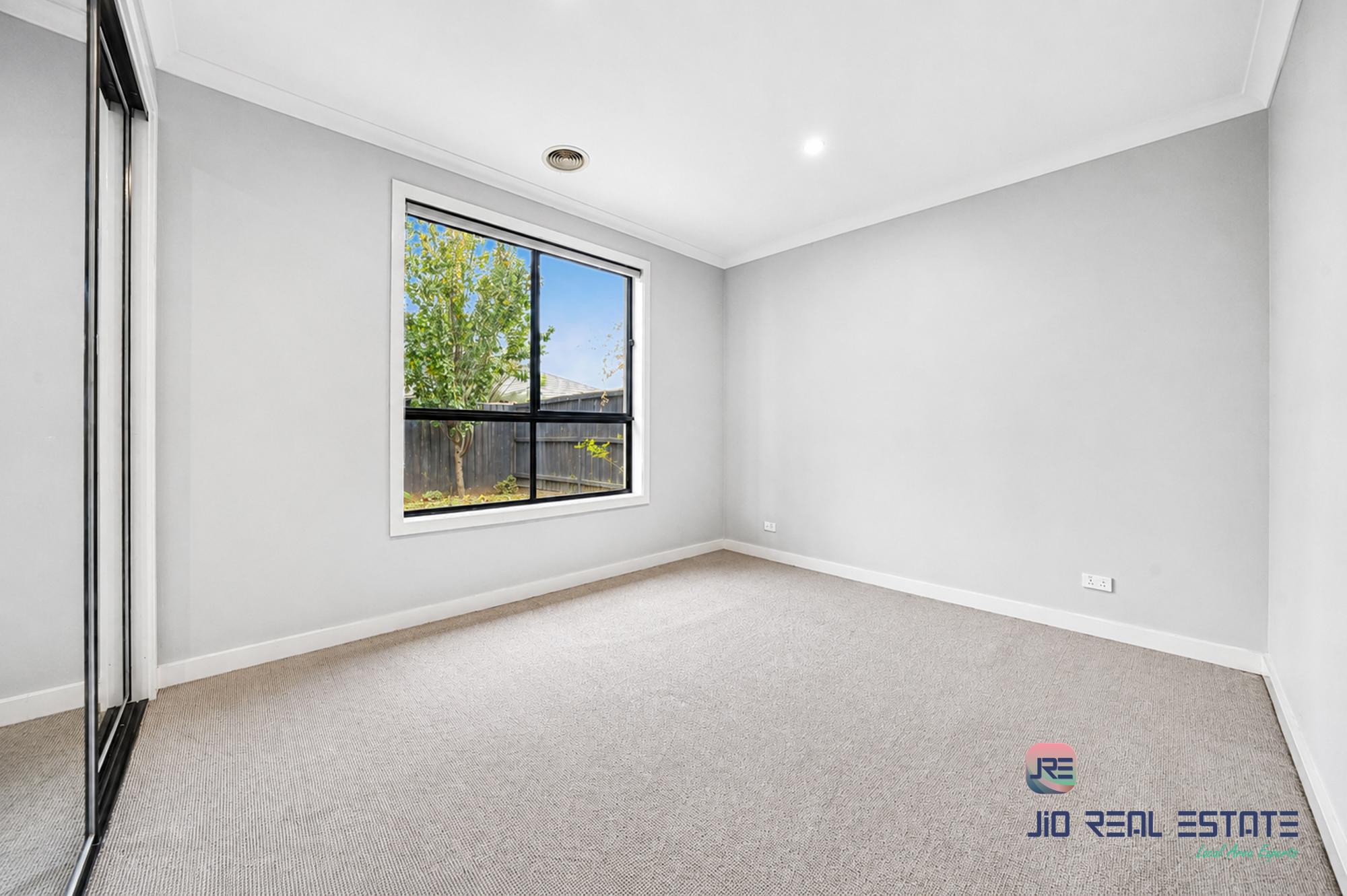 14 Wiltshire Boulevard, Thornhill Park VIC