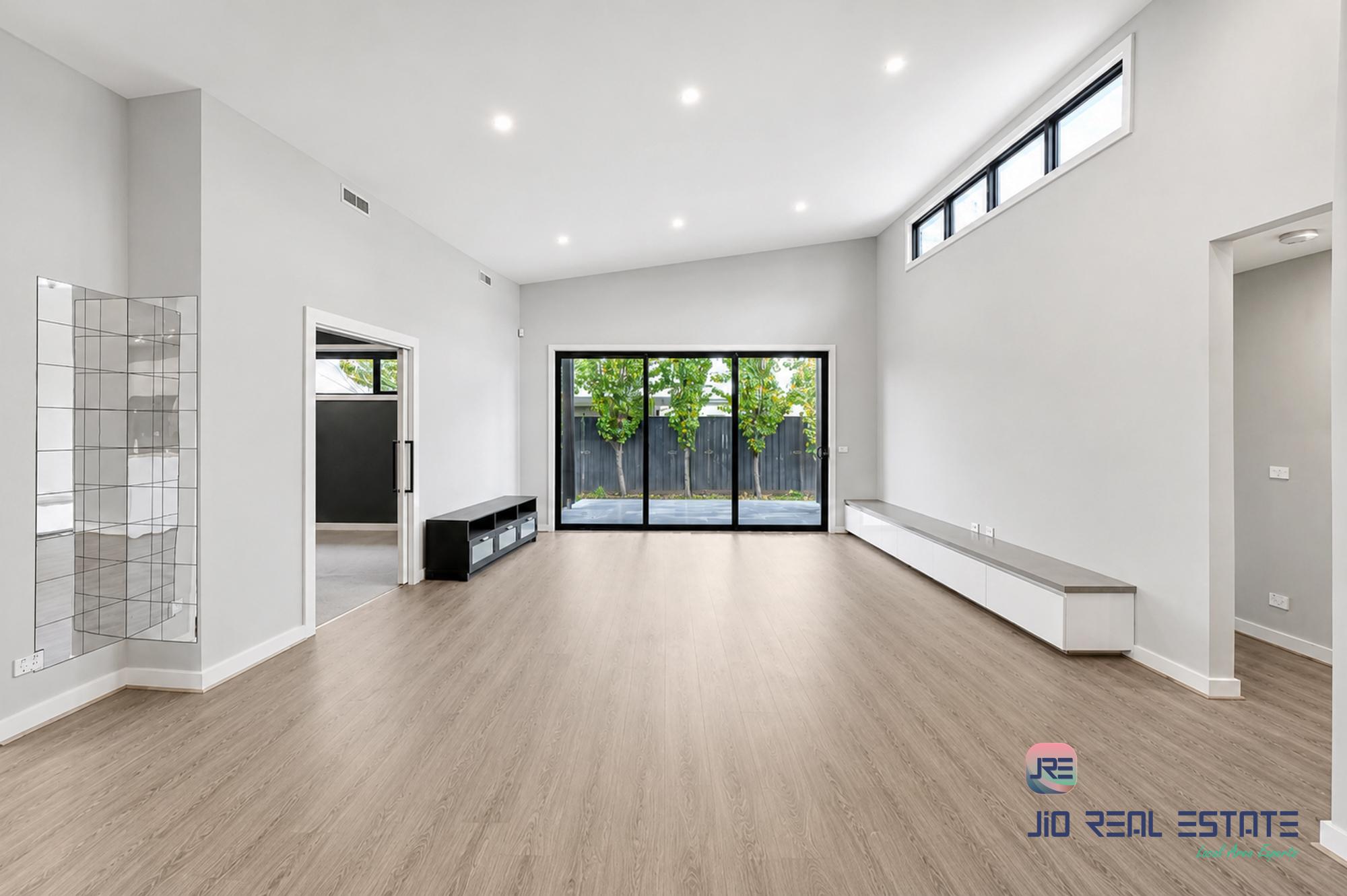 14 Wiltshire Boulevard, Thornhill Park VIC