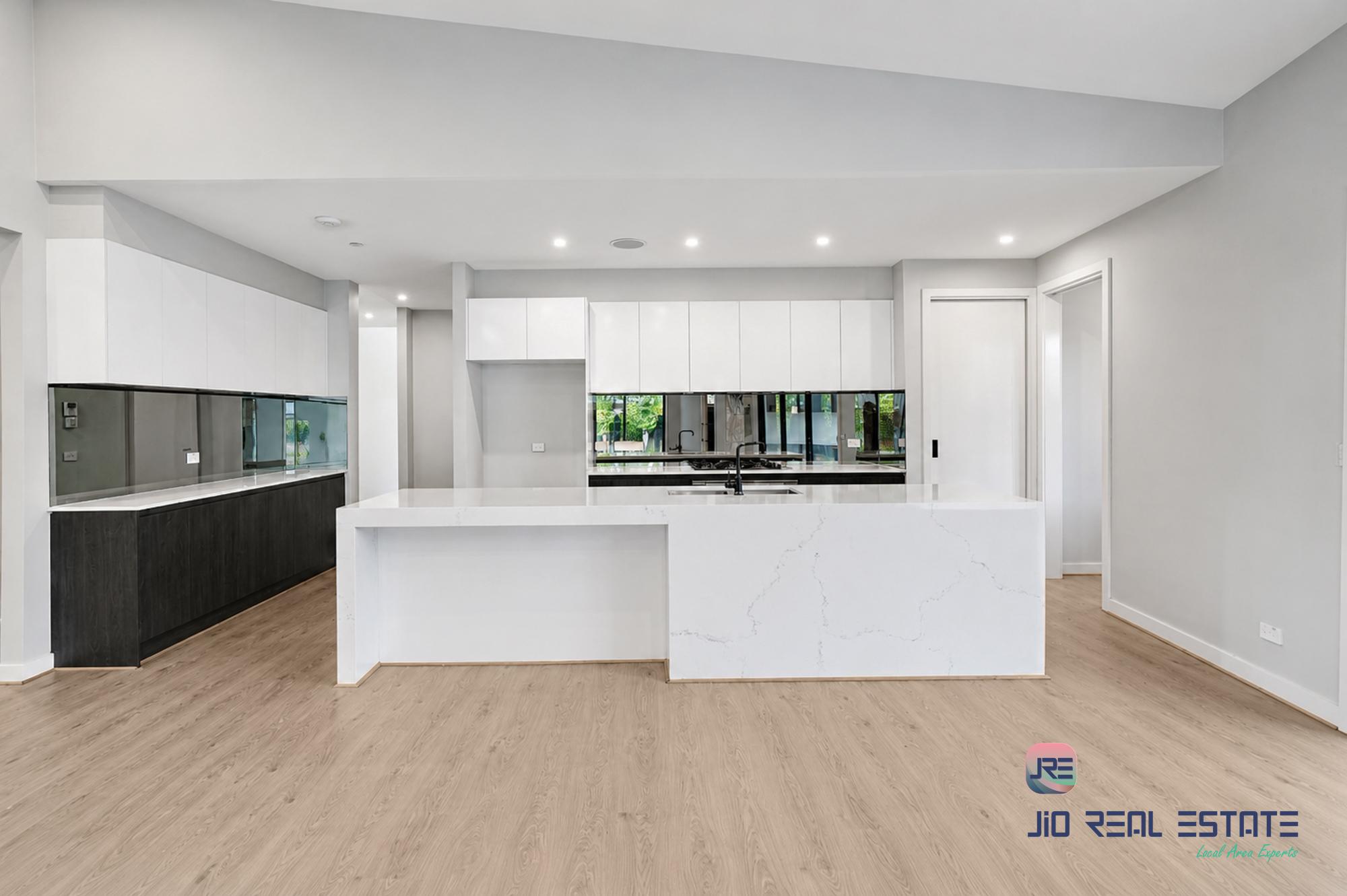 14 Wiltshire Boulevard, Thornhill Park VIC