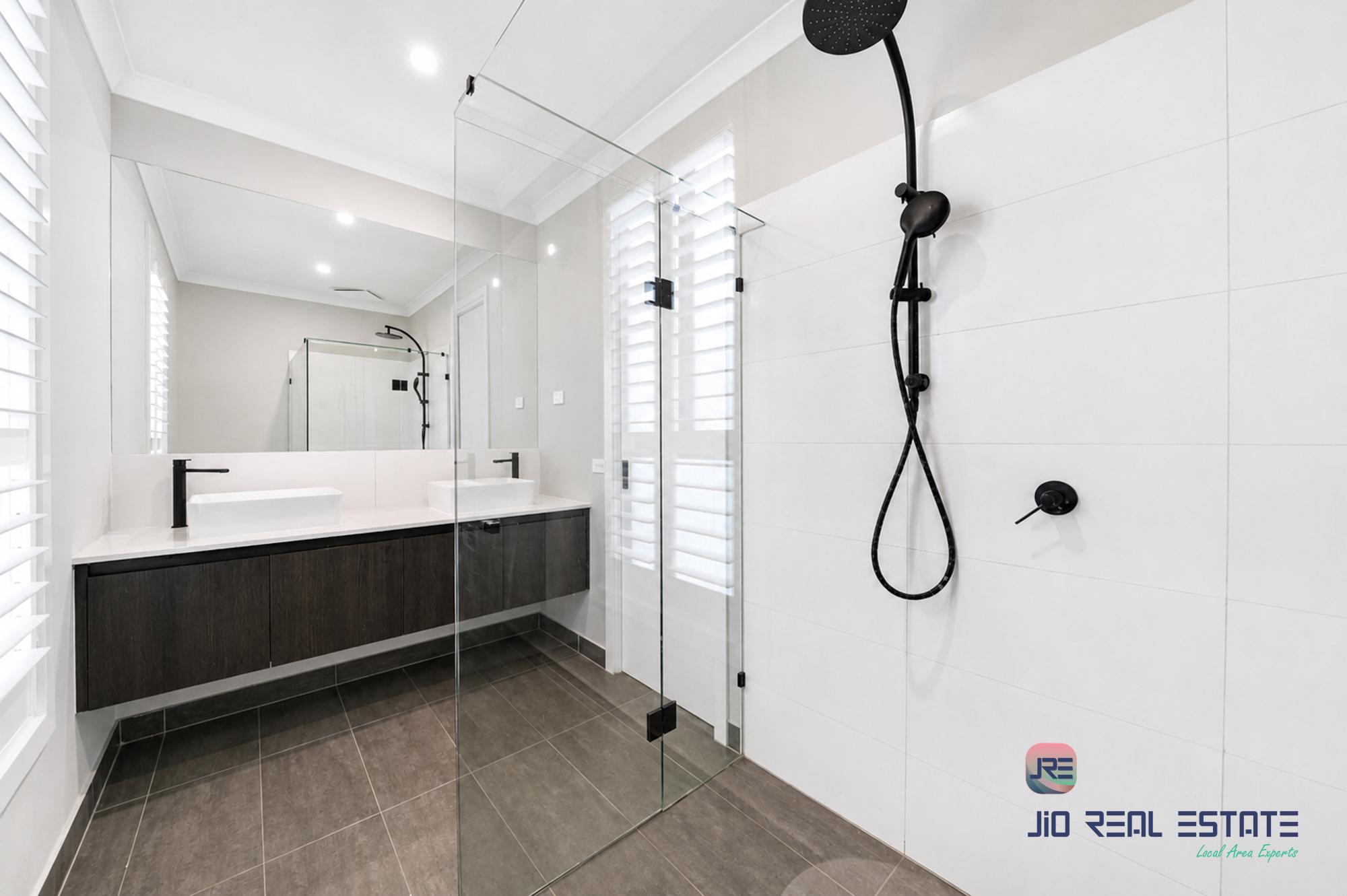 14 Wiltshire Boulevard, Thornhill Park VIC