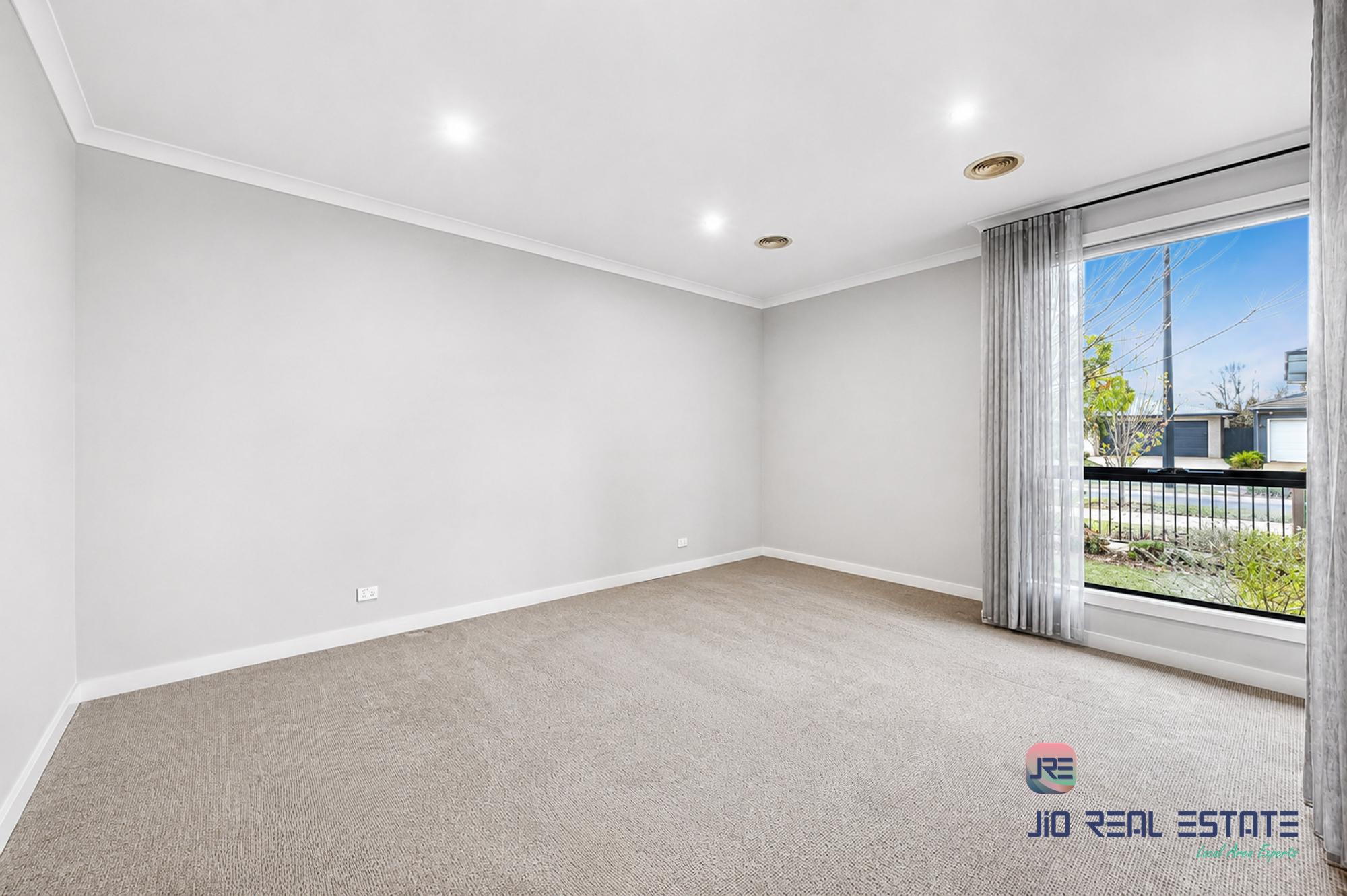14 Wiltshire Boulevard, Thornhill Park VIC