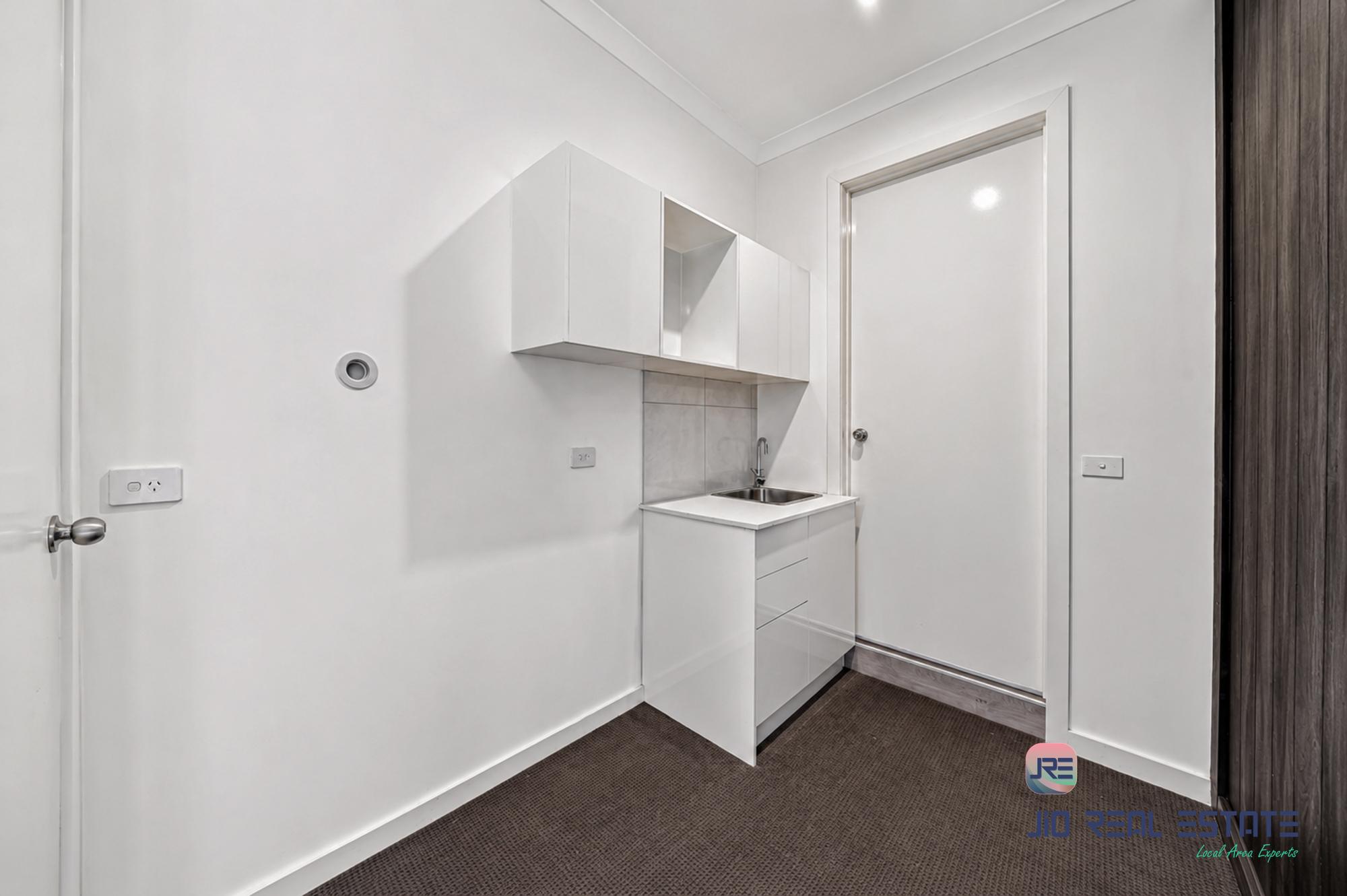 14 Wiltshire Boulevard, Thornhill Park VIC