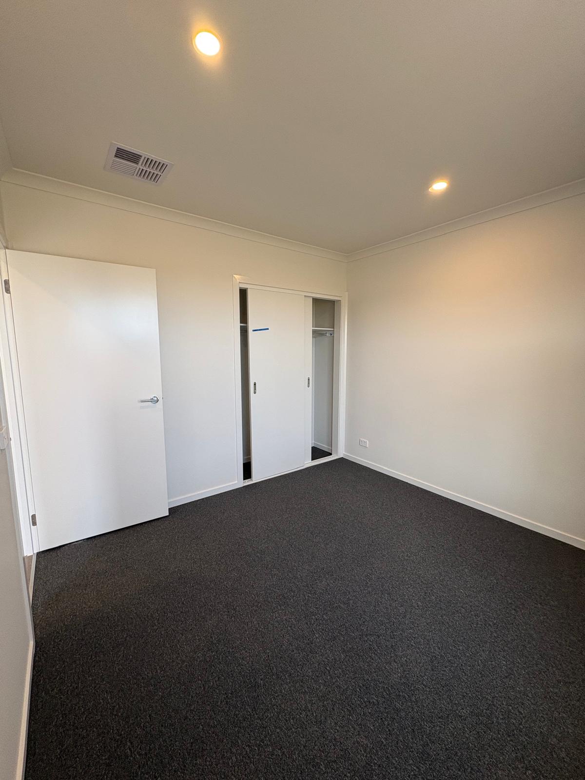 6 Chiswick Crescent, Strathtulloh VIC