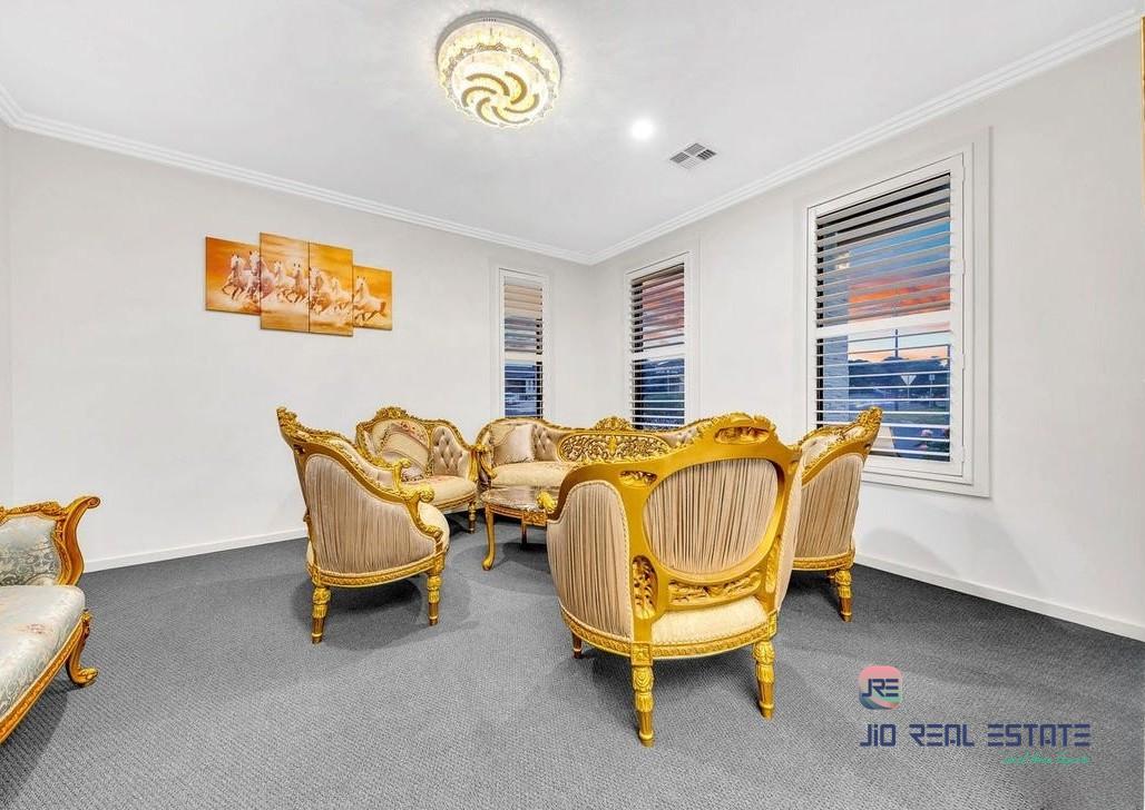 67 Diamond Parade, Cobblebank VIC