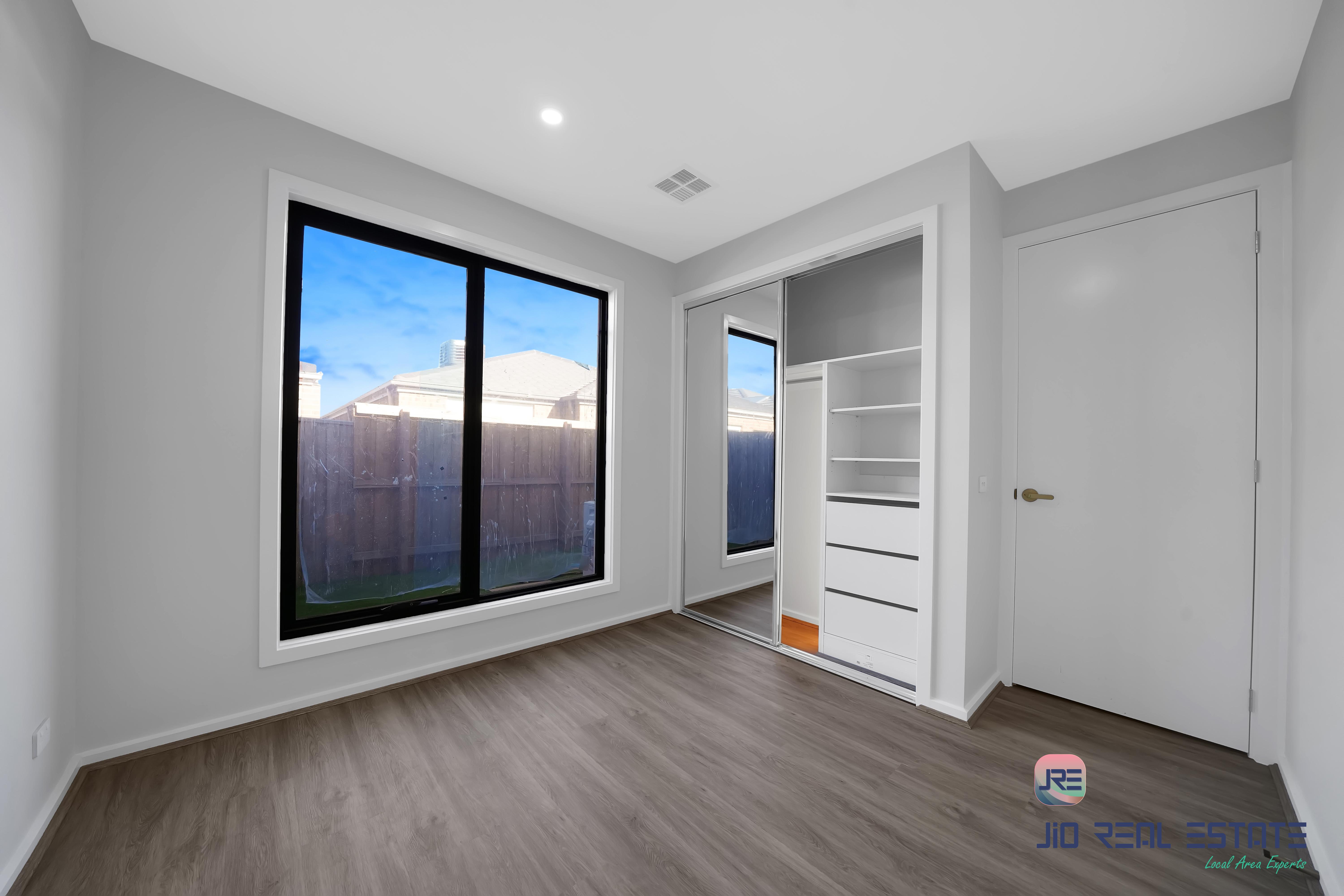 83 Courtenay Promenade, Fraser Rise VIC