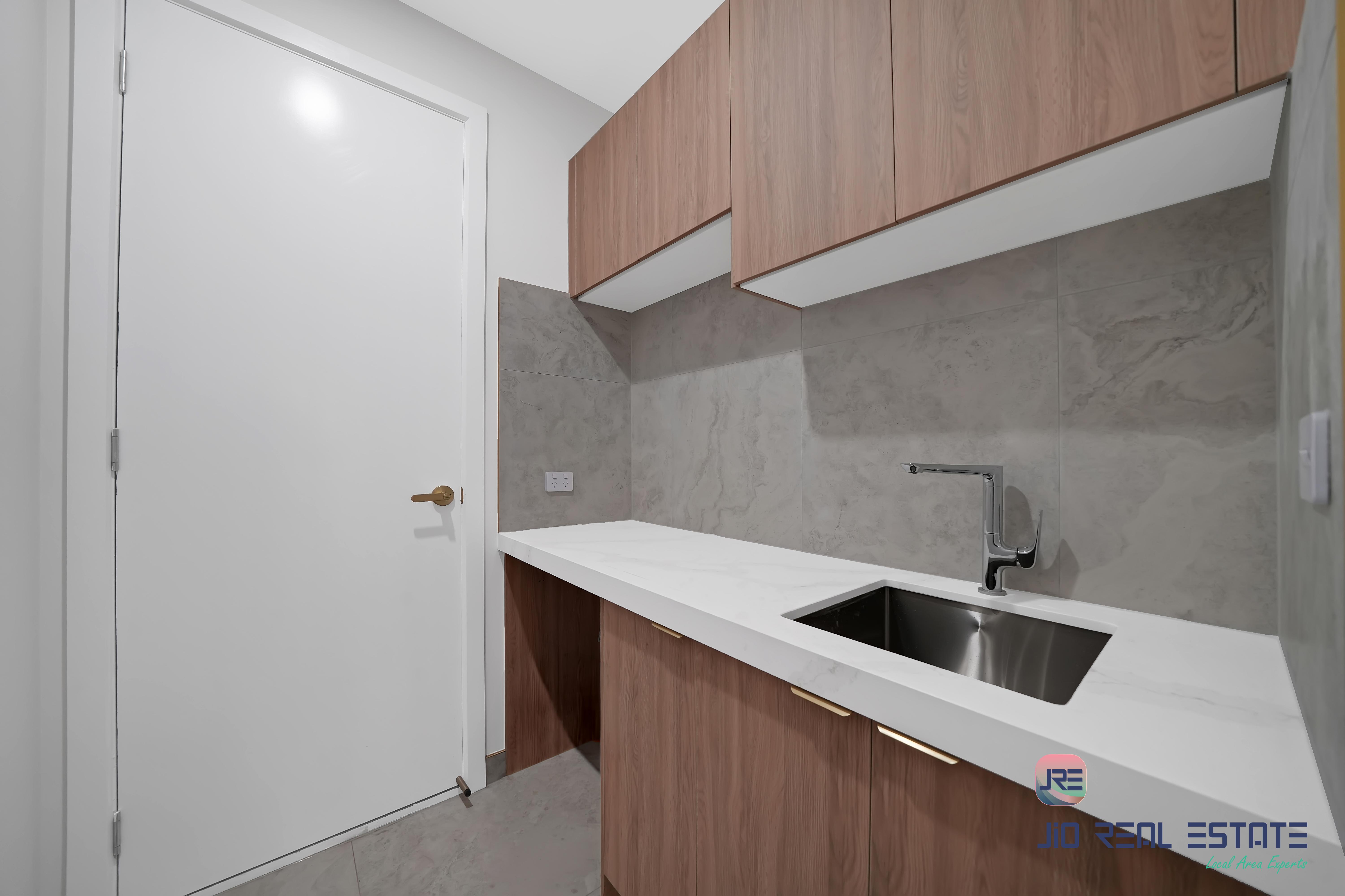 83 Courtenay Promenade, Fraser Rise VIC