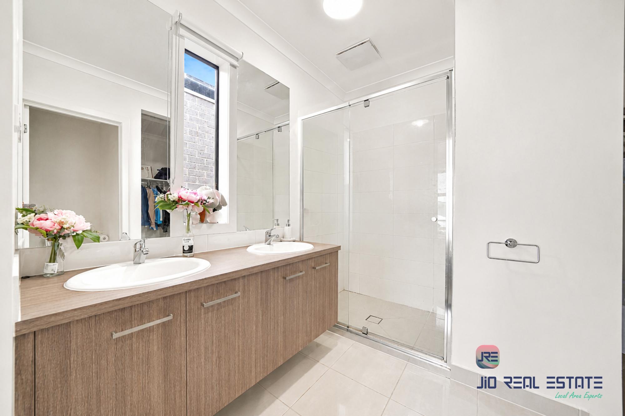 84 Pintail drive, Melton South VIC