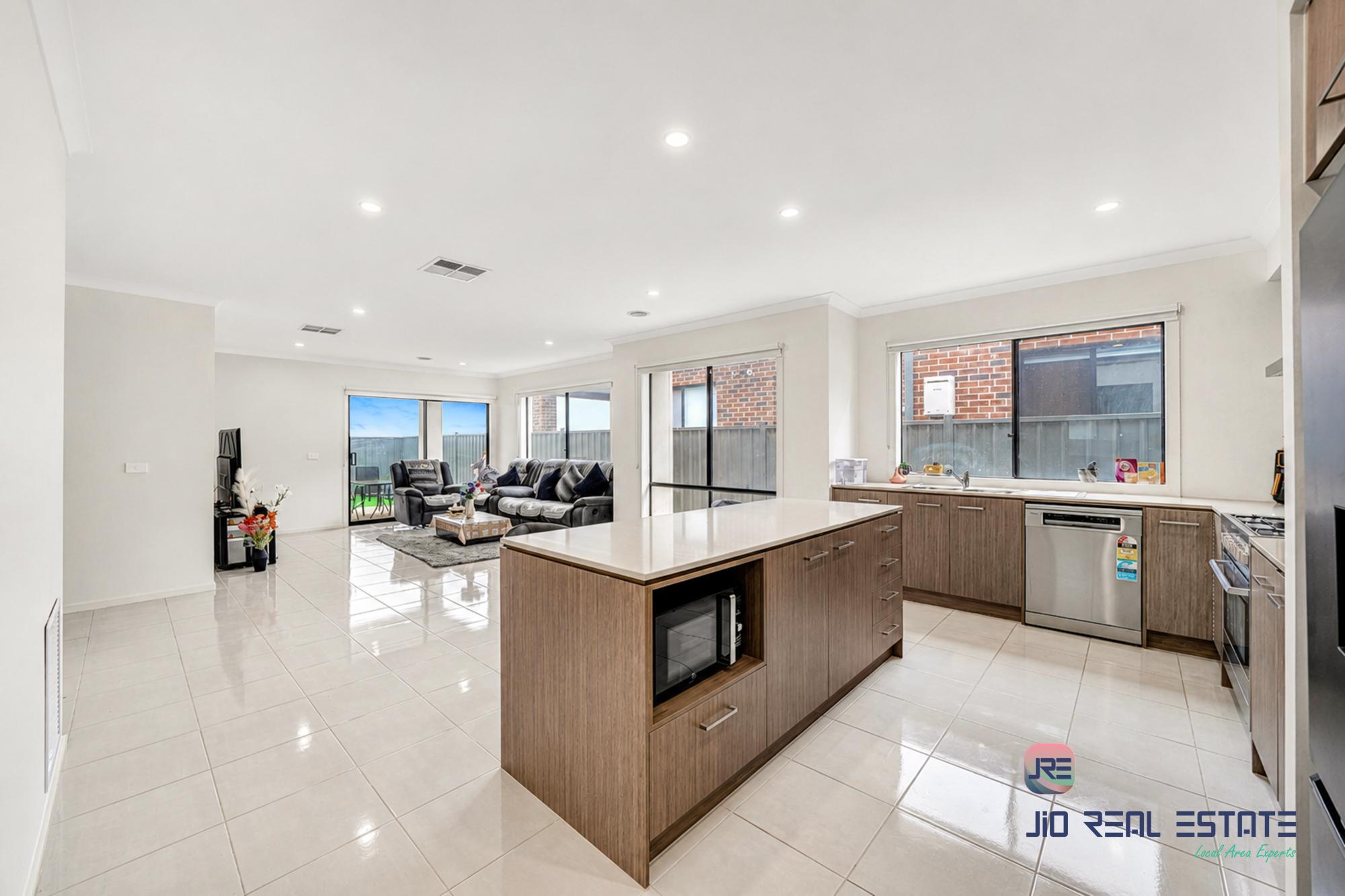 84 Pintail drive, Melton South VIC
