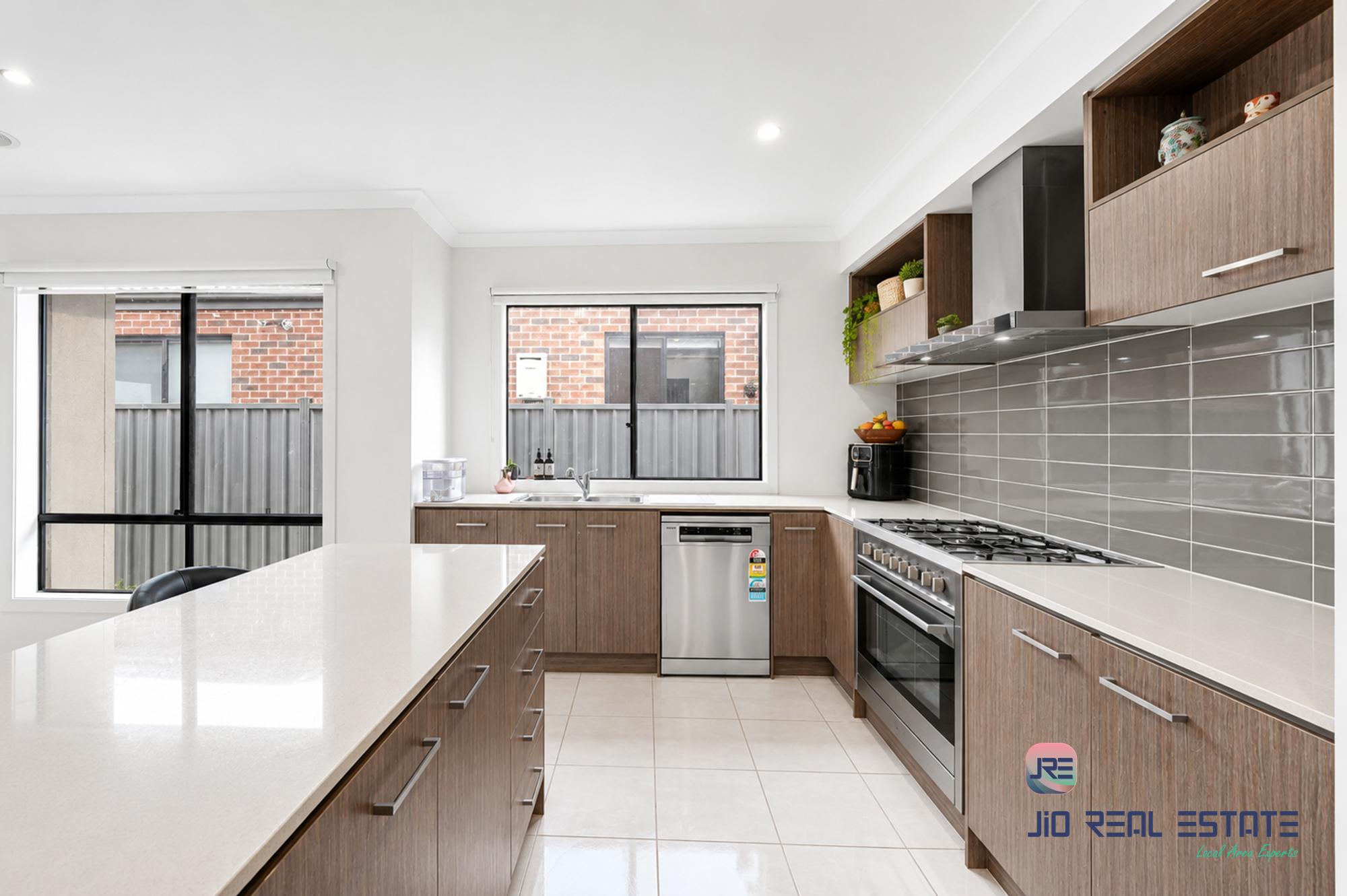 84 Pintail drive, Melton South VIC