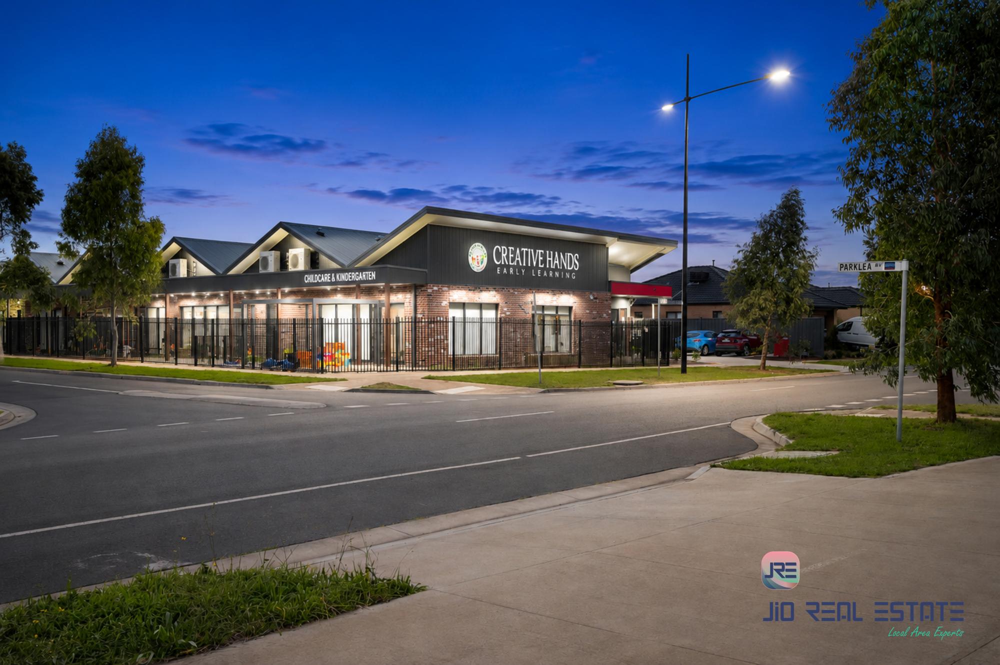 21 Morningside Drive, Thornhill Park VIC