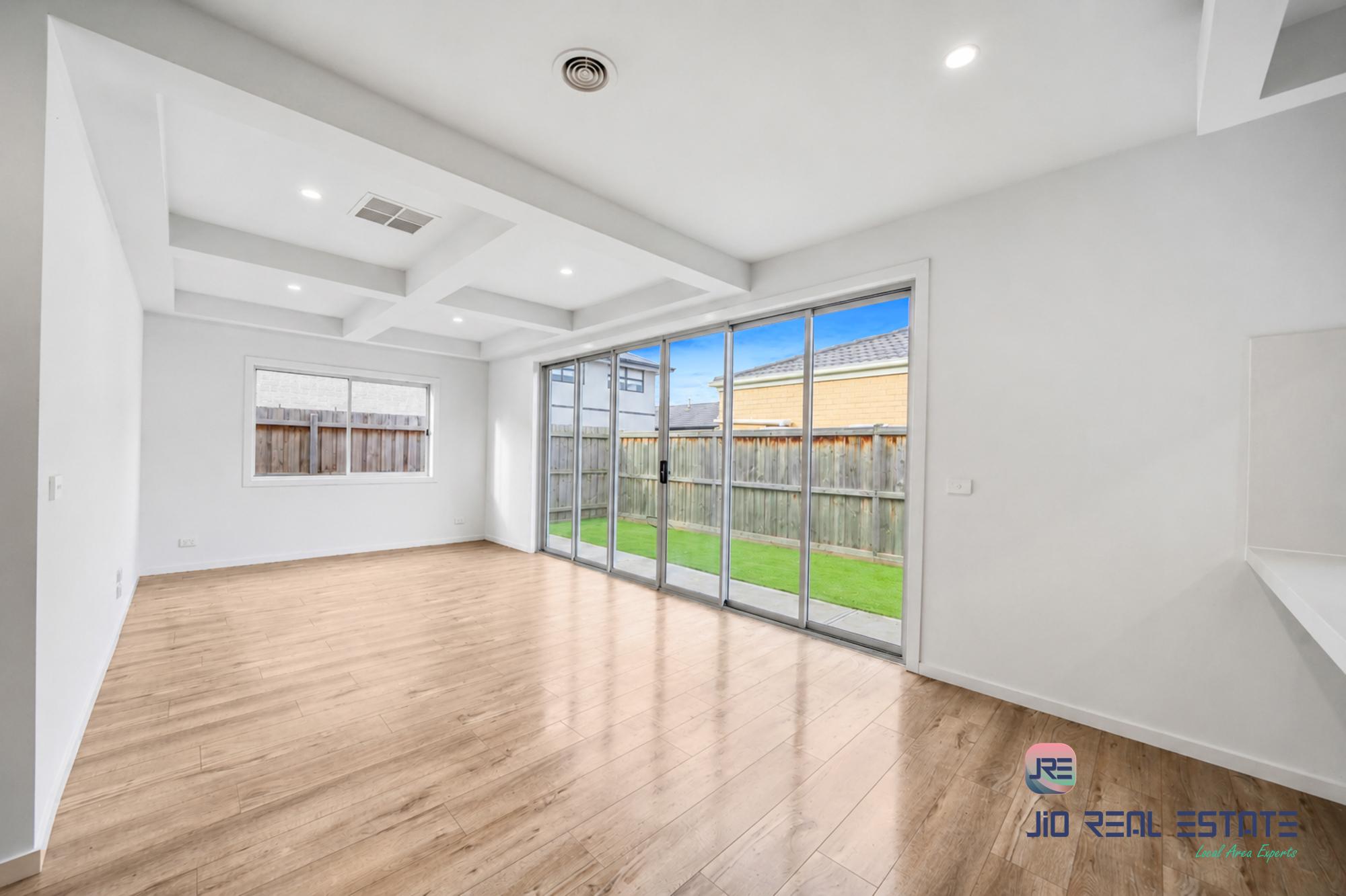21 Morningside Drive, Thornhill Park VIC