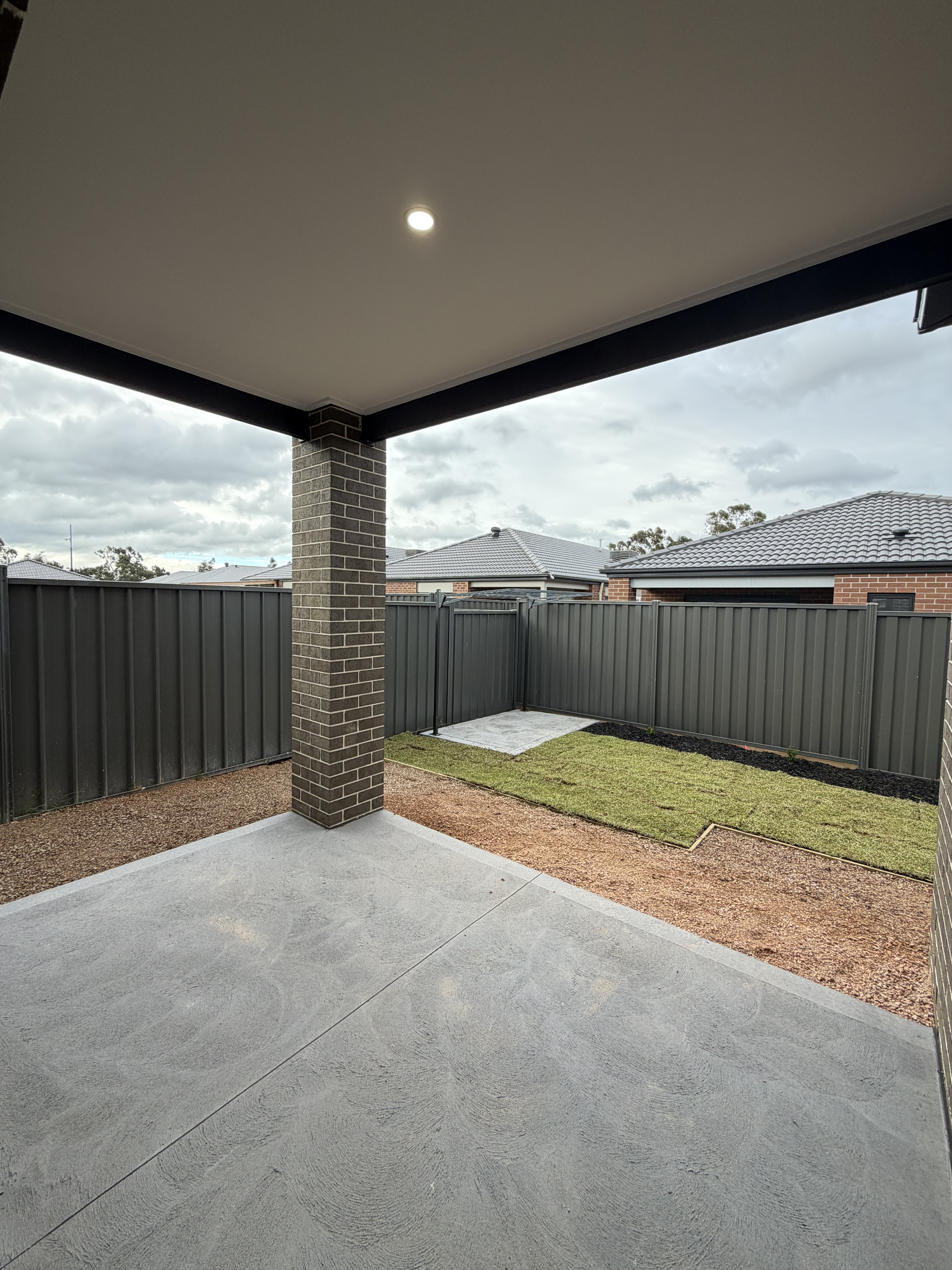 11 Pintail Drive, Melton South VIC