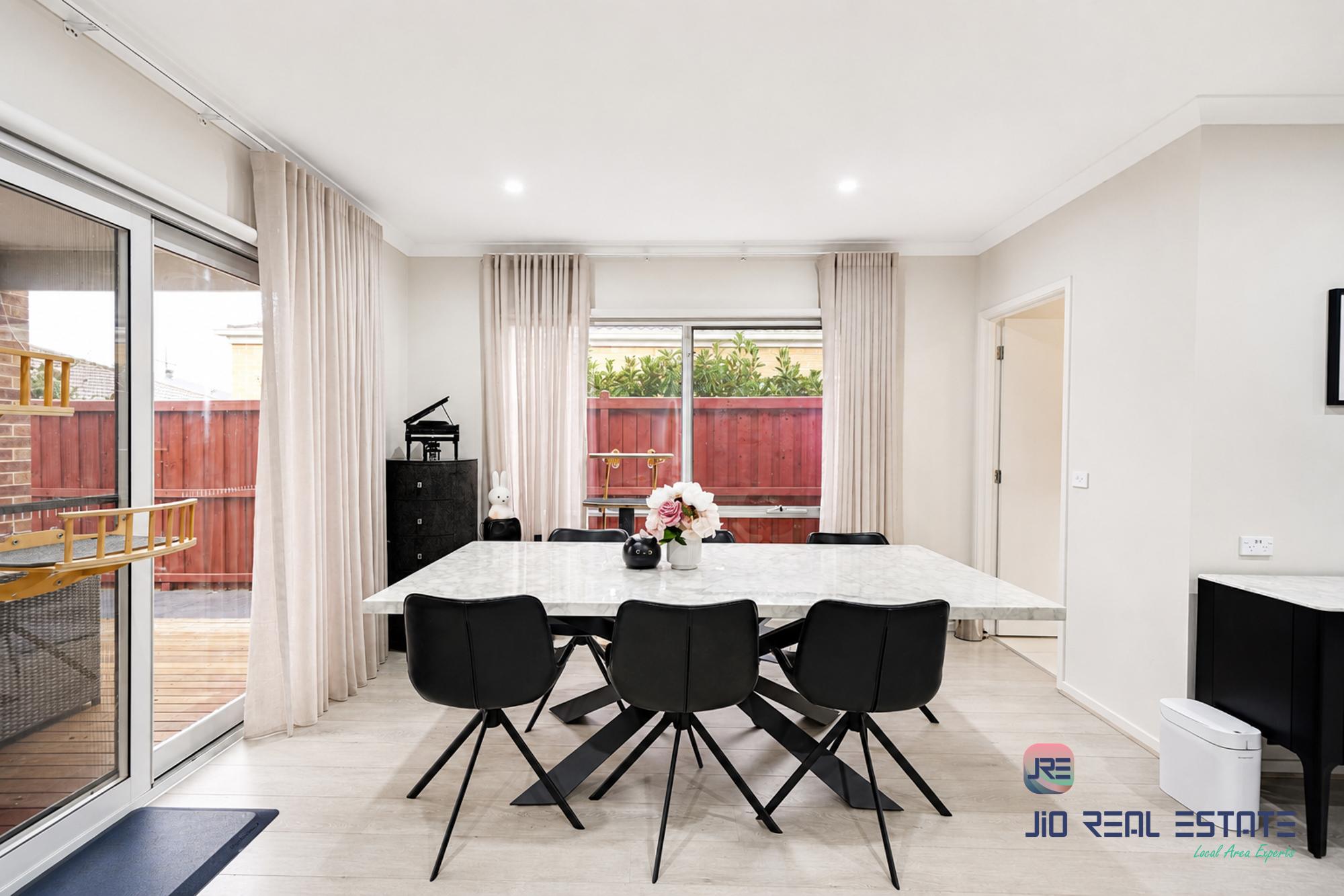 10 Ness Street, Thornhill Park VIC