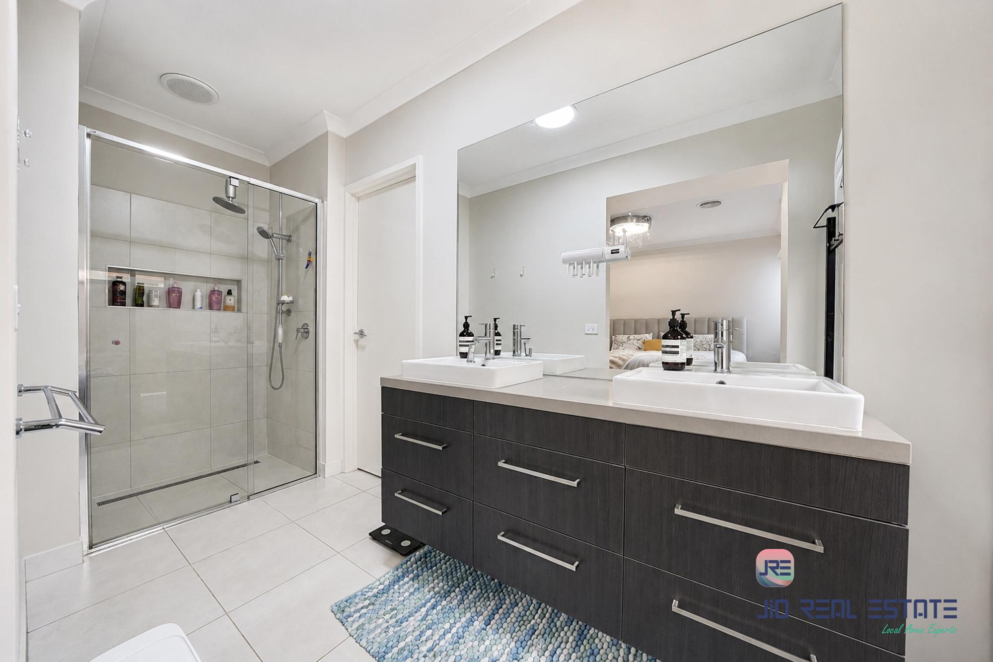 10 Ness Street, Thornhill Park VIC