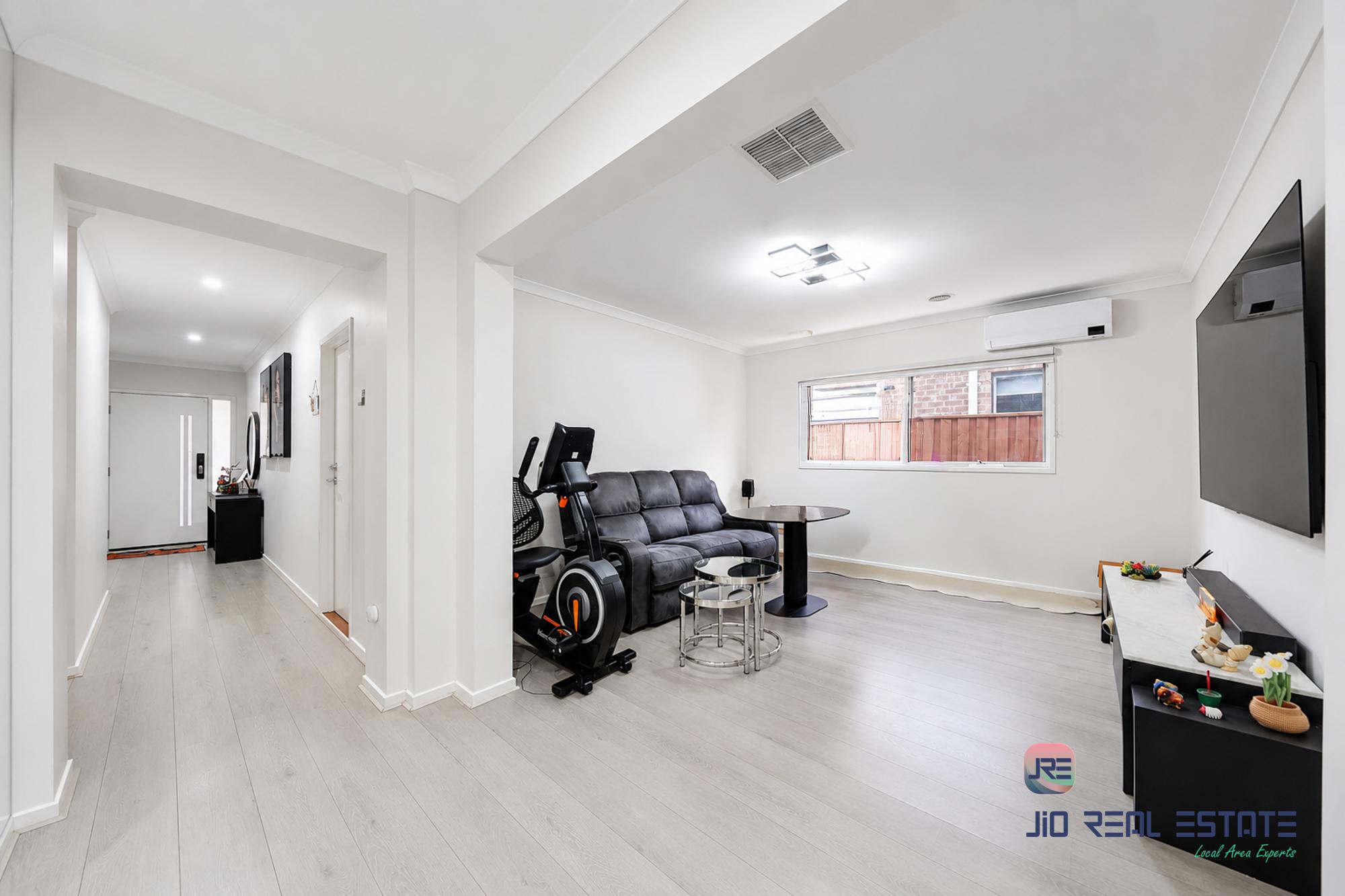10 Ness Street, Thornhill Park VIC