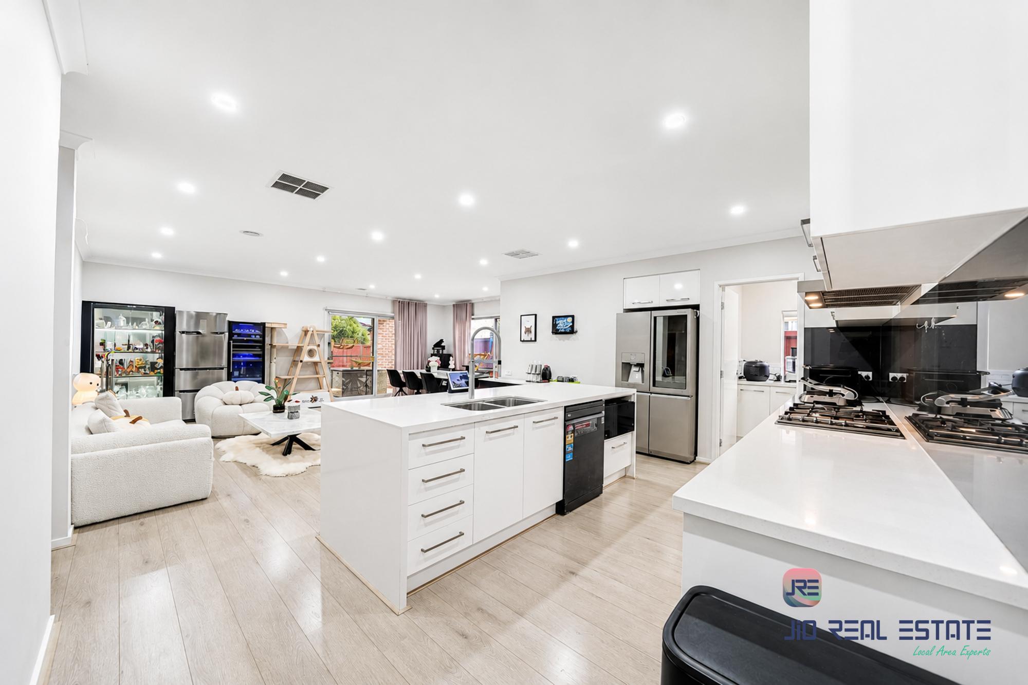 10 Ness Street, Thornhill Park VIC