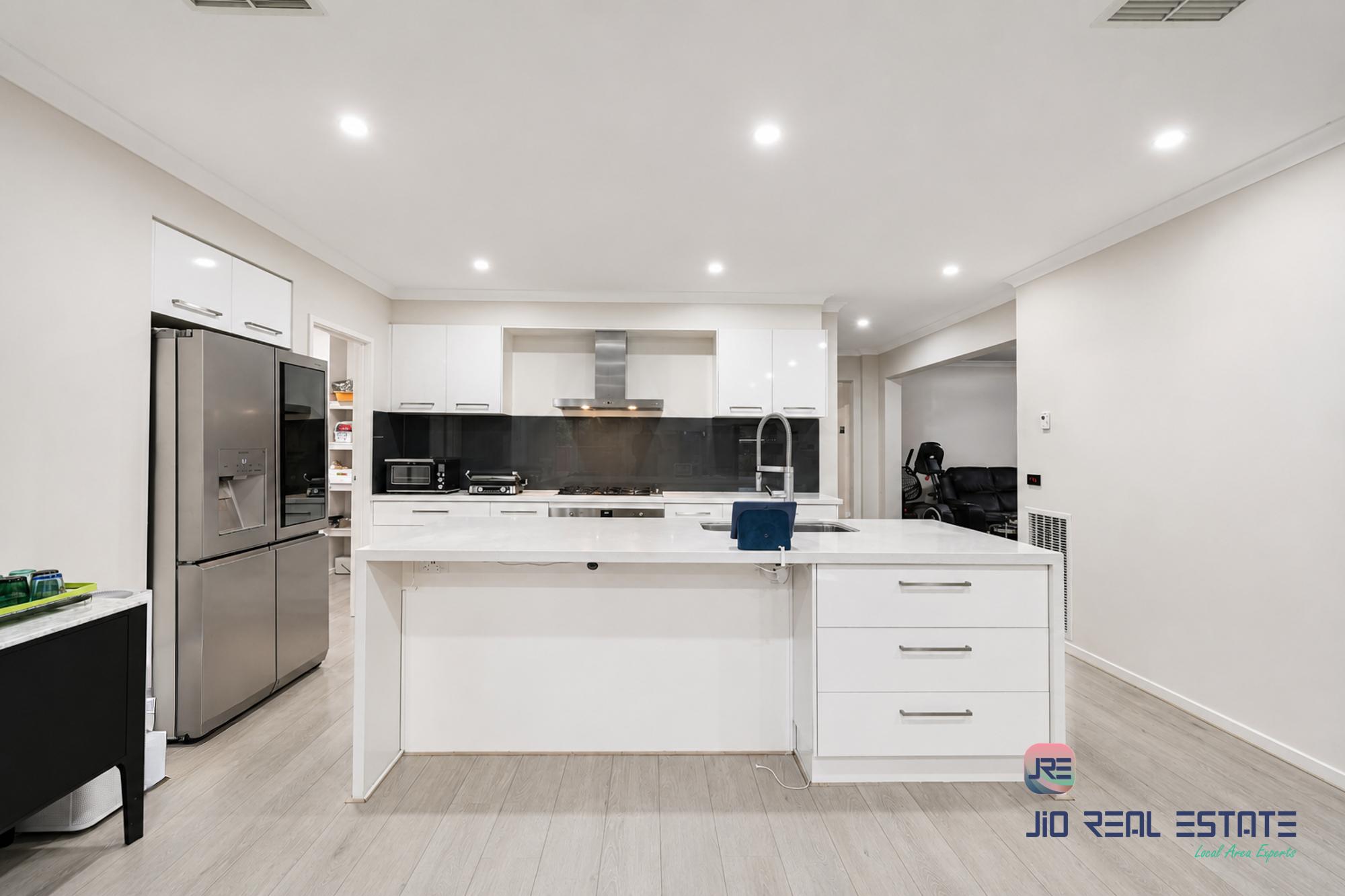 10 Ness Street, Thornhill Park VIC