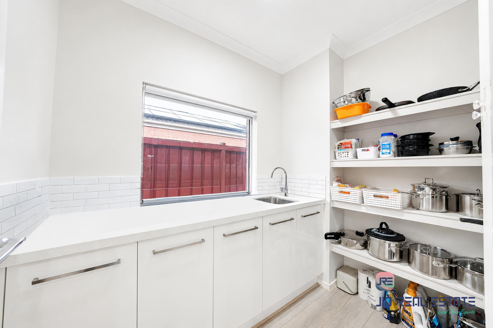10 Ness Street, Thornhill Park VIC