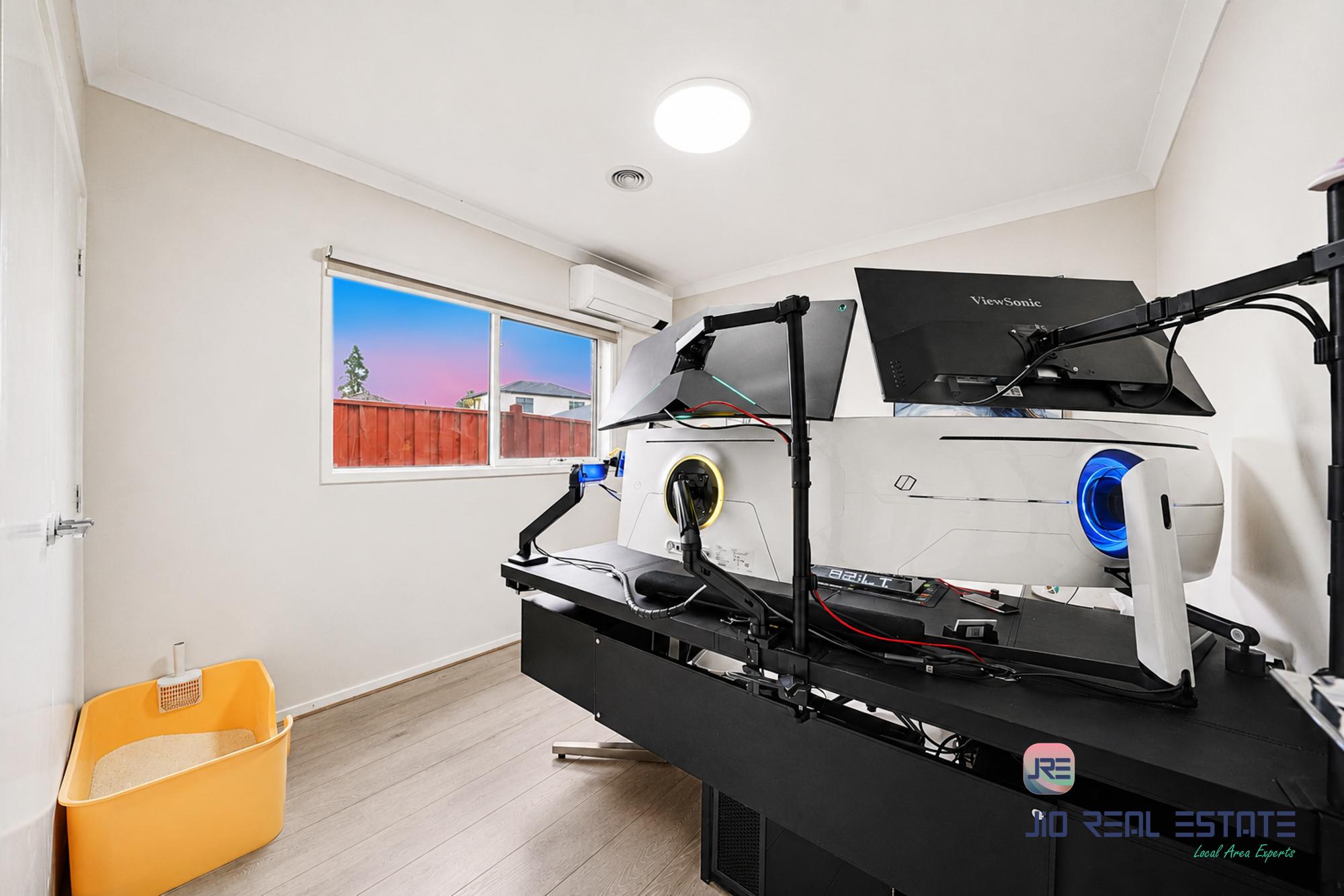 10 Ness Street, Thornhill Park VIC