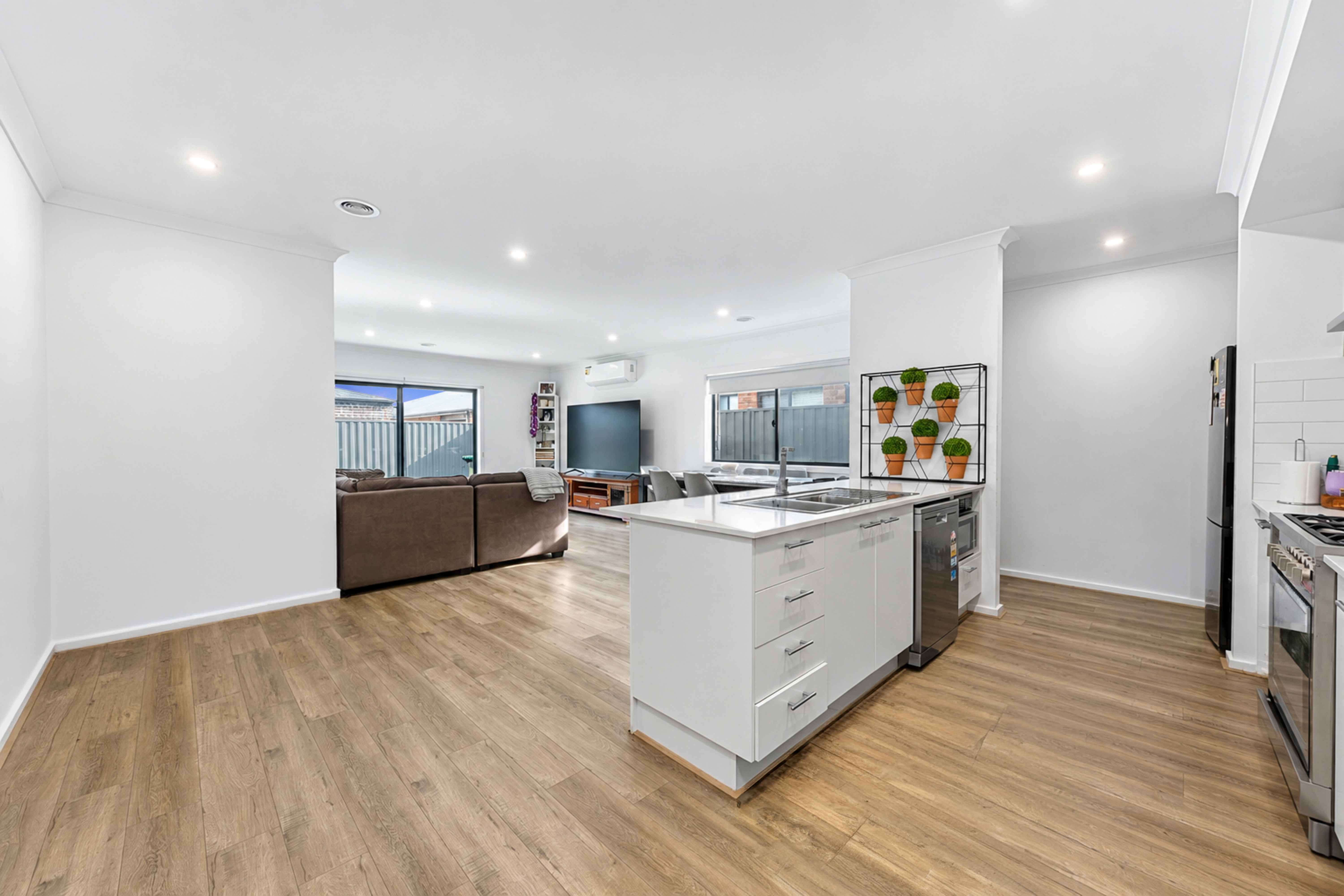 148 Atherstone Boulevard, Strathtulloh VIC