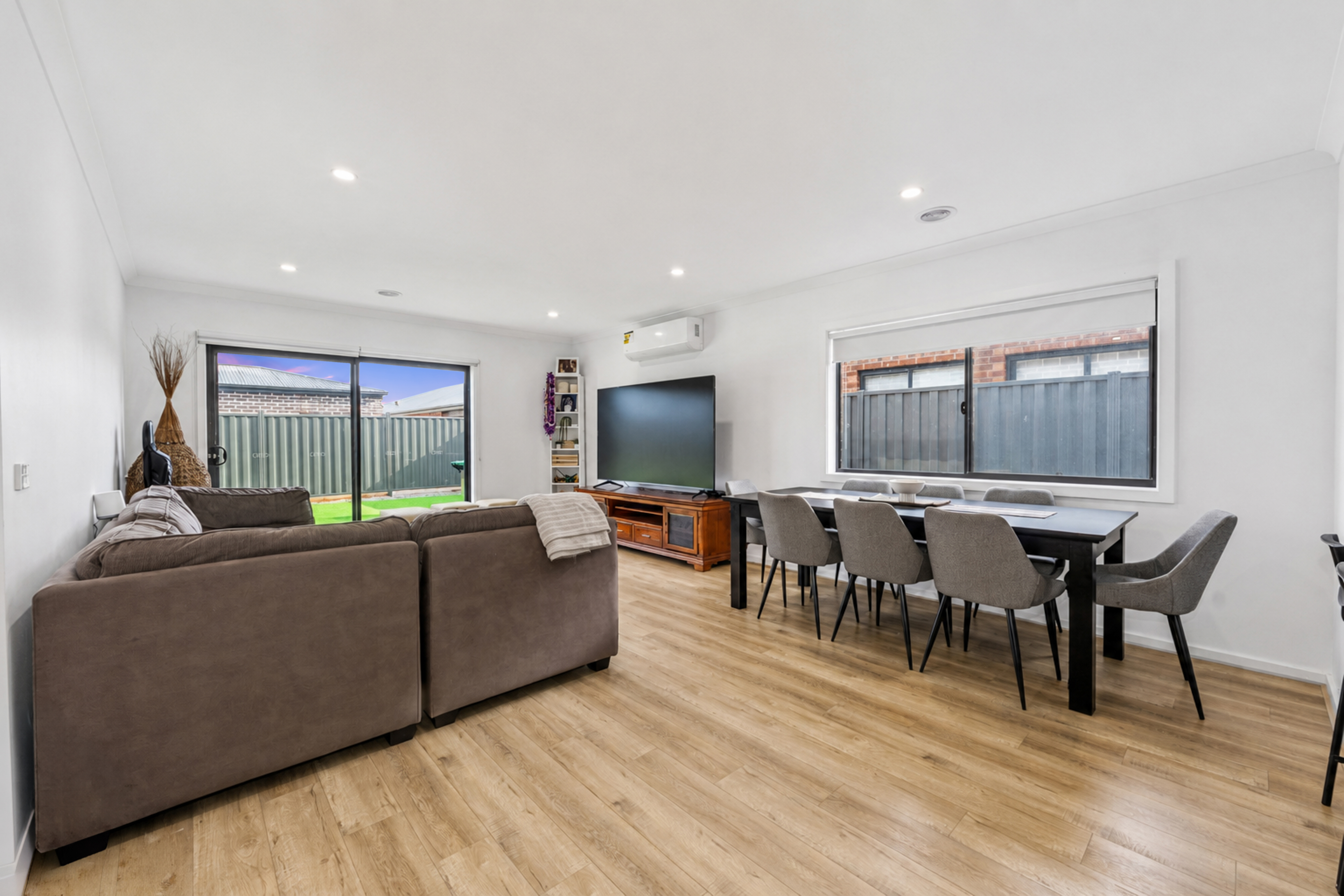 148 Atherstone Boulevard, Strathtulloh VIC
