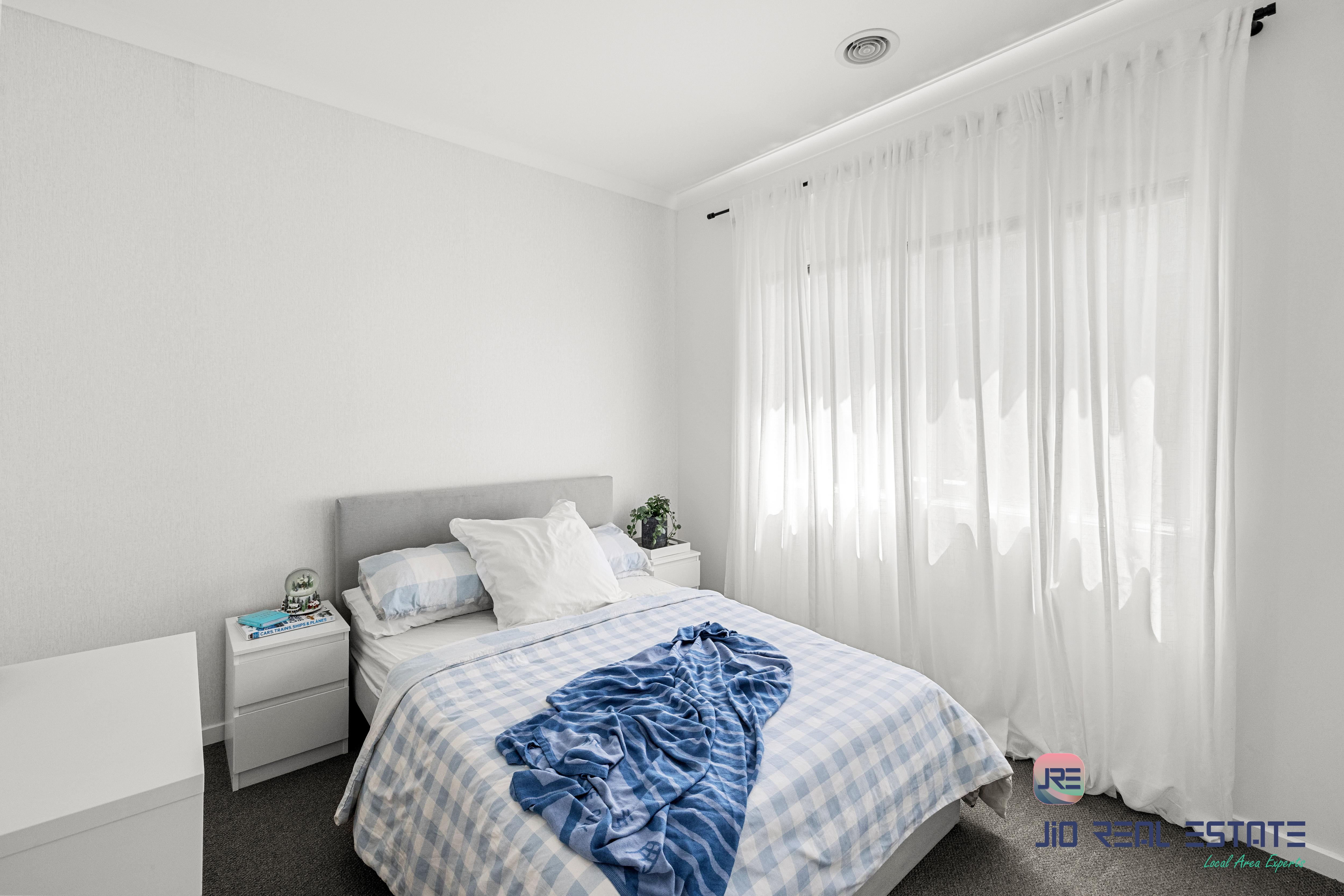 16 Dollarbird Drive, Deanside VIC
