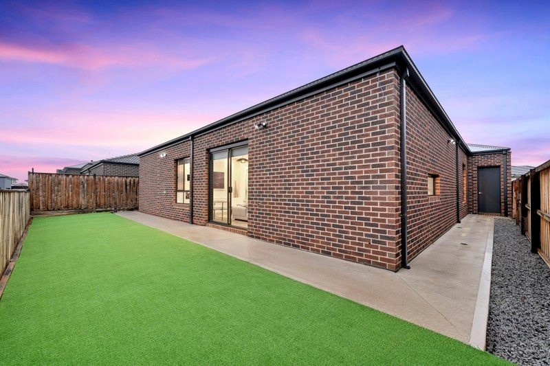 11 Friesian Street, Bonnie Brook VIC