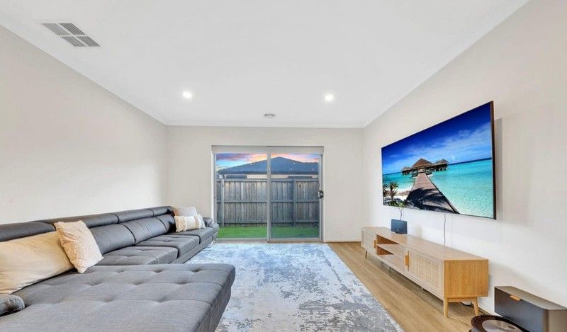 608 Hume Drive, Fraser Rise VIC
