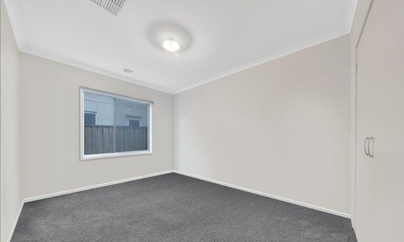 608 Hume Drive, Fraser Rise VIC