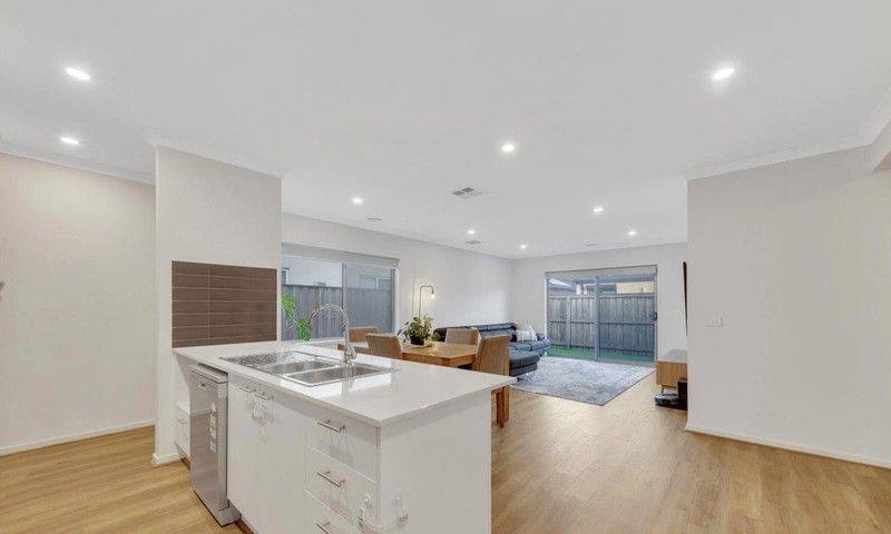 608 Hume Drive, Fraser Rise VIC