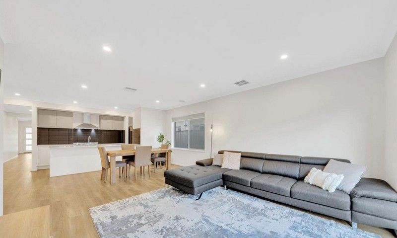 608 Hume Drive, Fraser Rise VIC