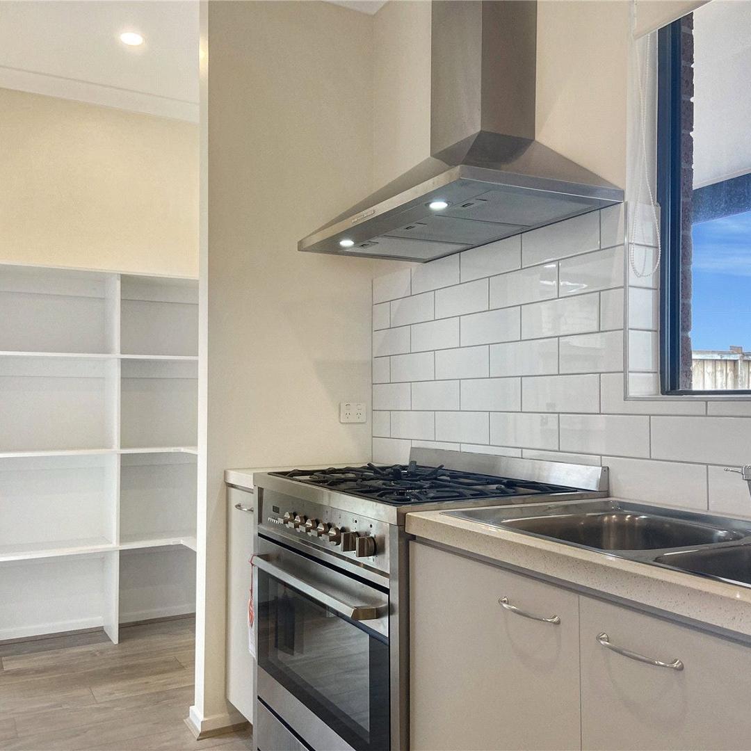 54 Lynwood Drive, Thornhill Park VIC