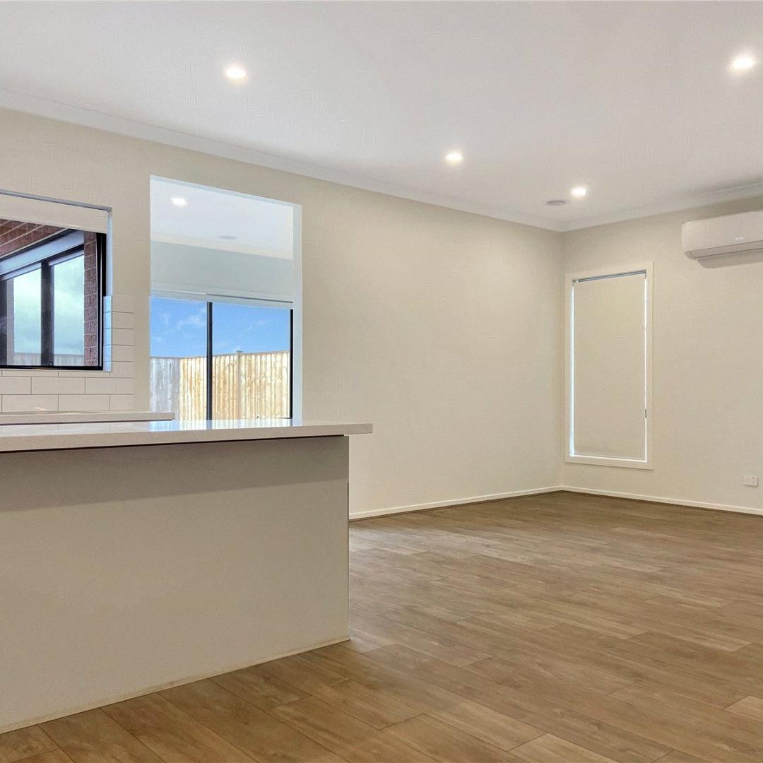 54 Lynwood Drive, Thornhill Park VIC
