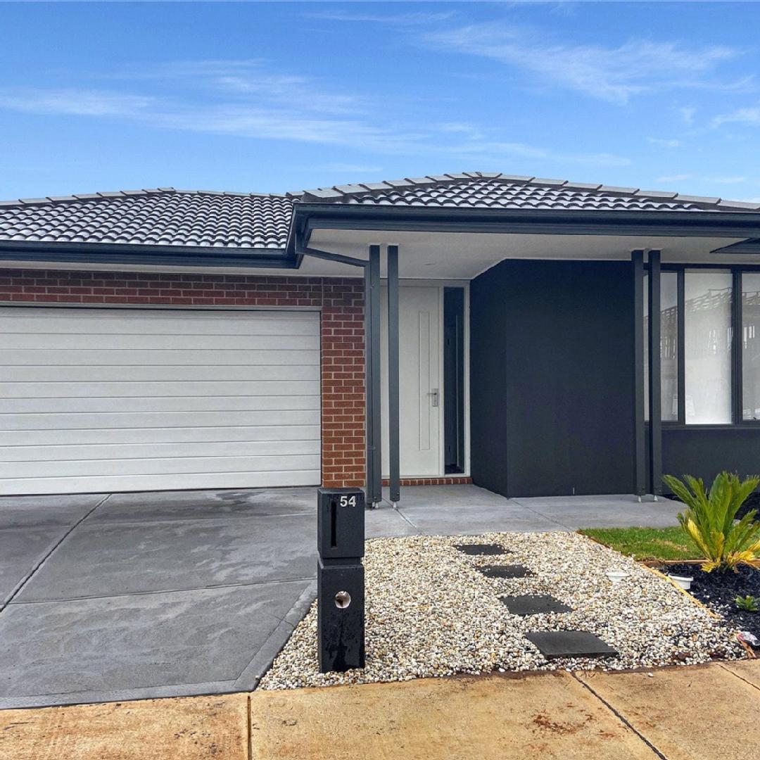 54 Lynwood Drive, Thornhill Park VIC