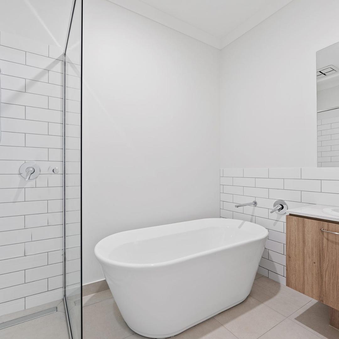 54 Lynwood Drive, Thornhill Park VIC