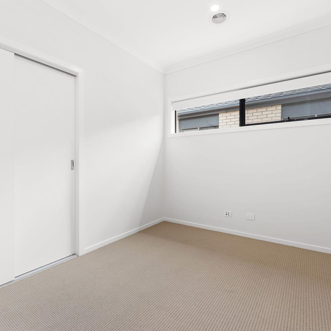 54 Lynwood Drive, Thornhill Park VIC