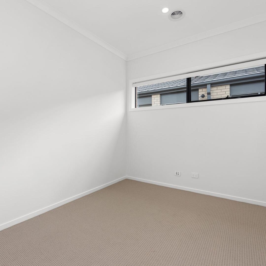 54 Lynwood Drive, Thornhill Park VIC