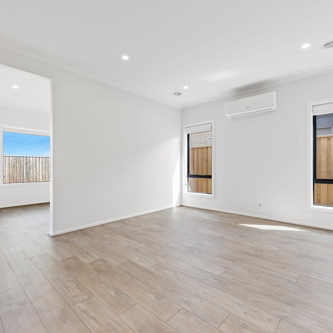 54 Lynwood Drive, Thornhill Park VIC