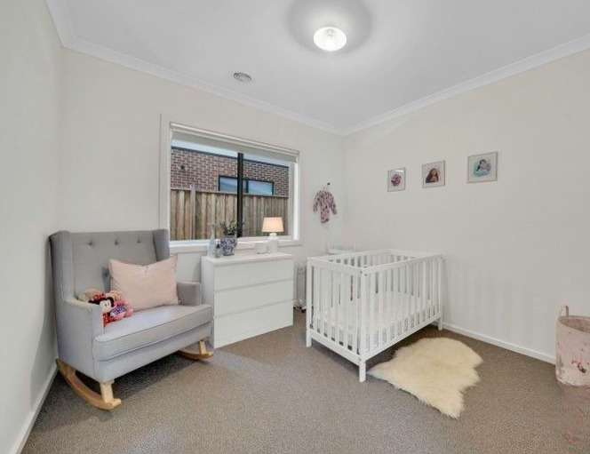 22 Linburn Street, Thornhill Park VIC