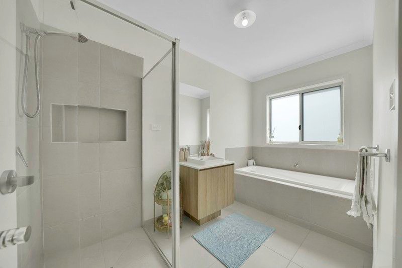 22 Linburn Street, Thornhill Park VIC