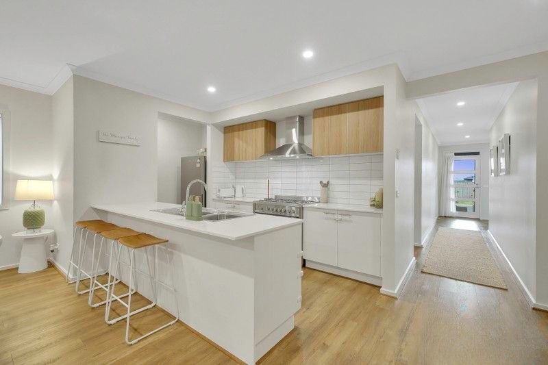 22 Linburn Street, Thornhill Park VIC