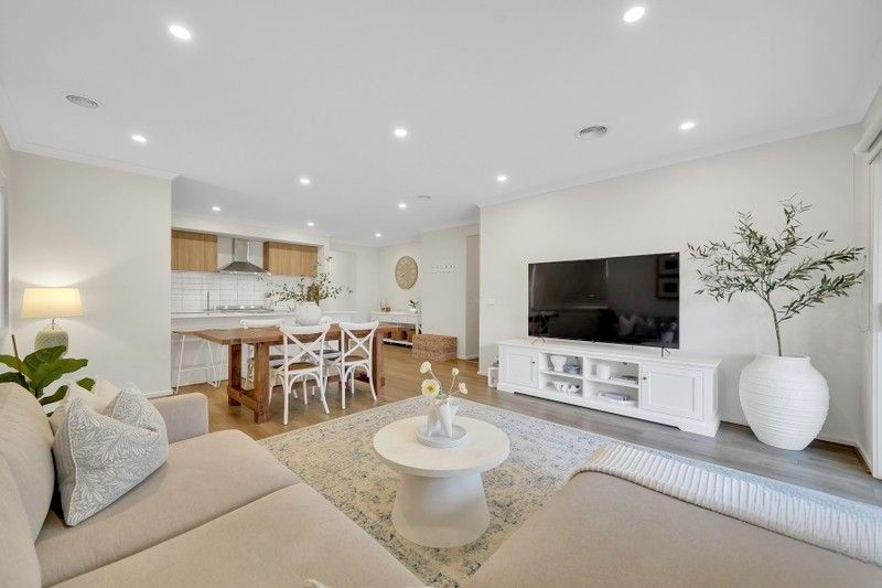22 Linburn Street, Thornhill Park VIC
