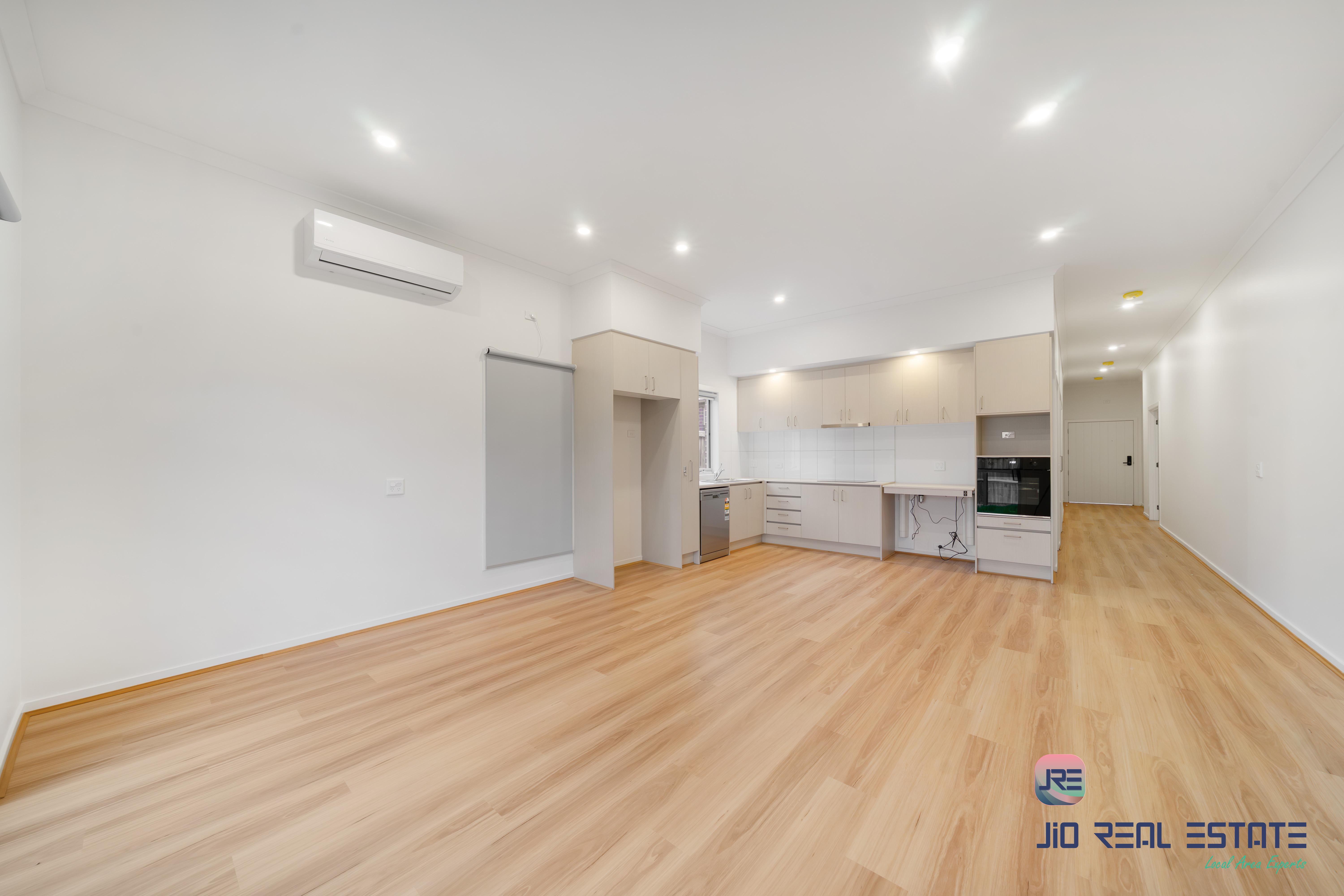 33 Morningside Drive, Thornhill Park VIC