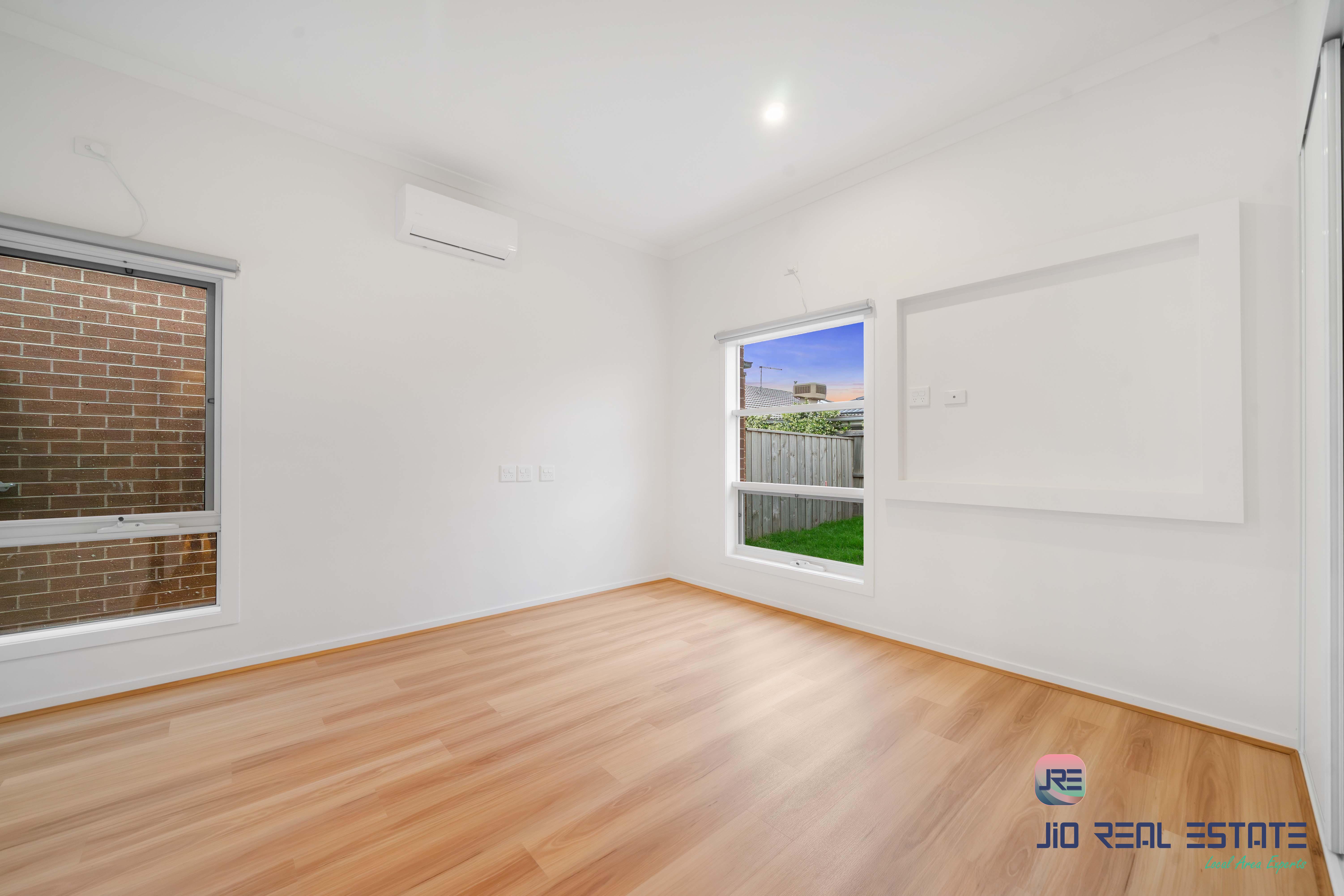 33 Morningside Drive, Thornhill Park VIC