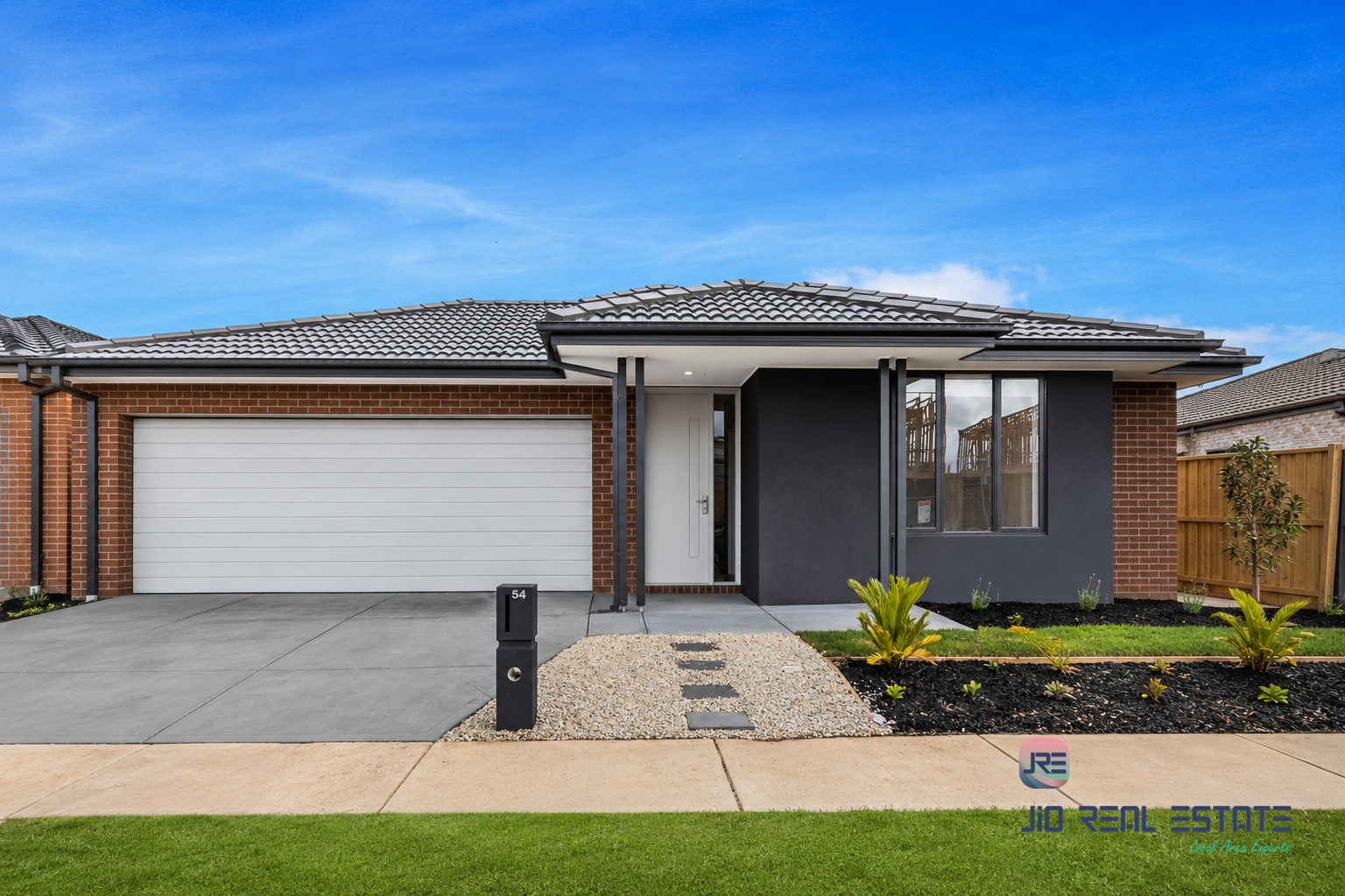 54 Lynwood Drive, Thornhill Park VIC