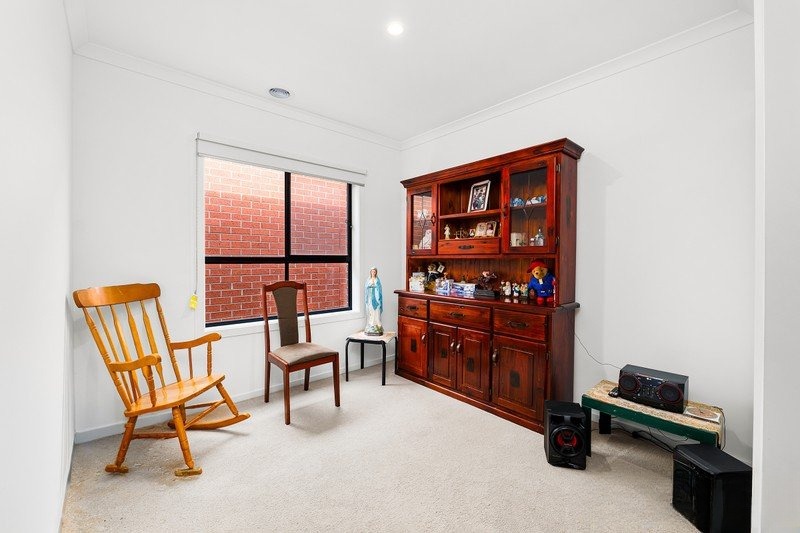 11 Neville Street, Thornhill Park VIC