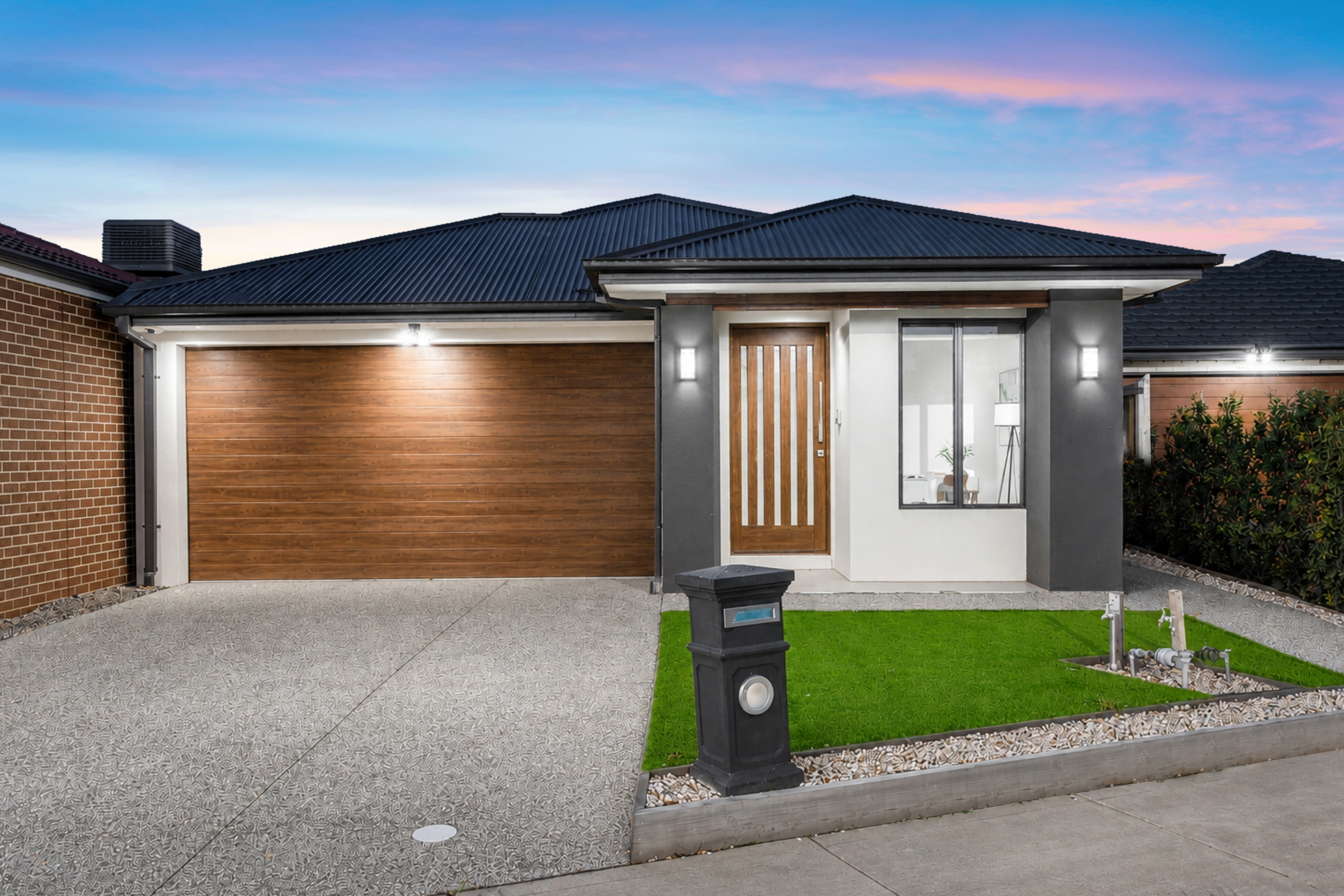 28 Mewat Circuit, Thornhill Park VIC